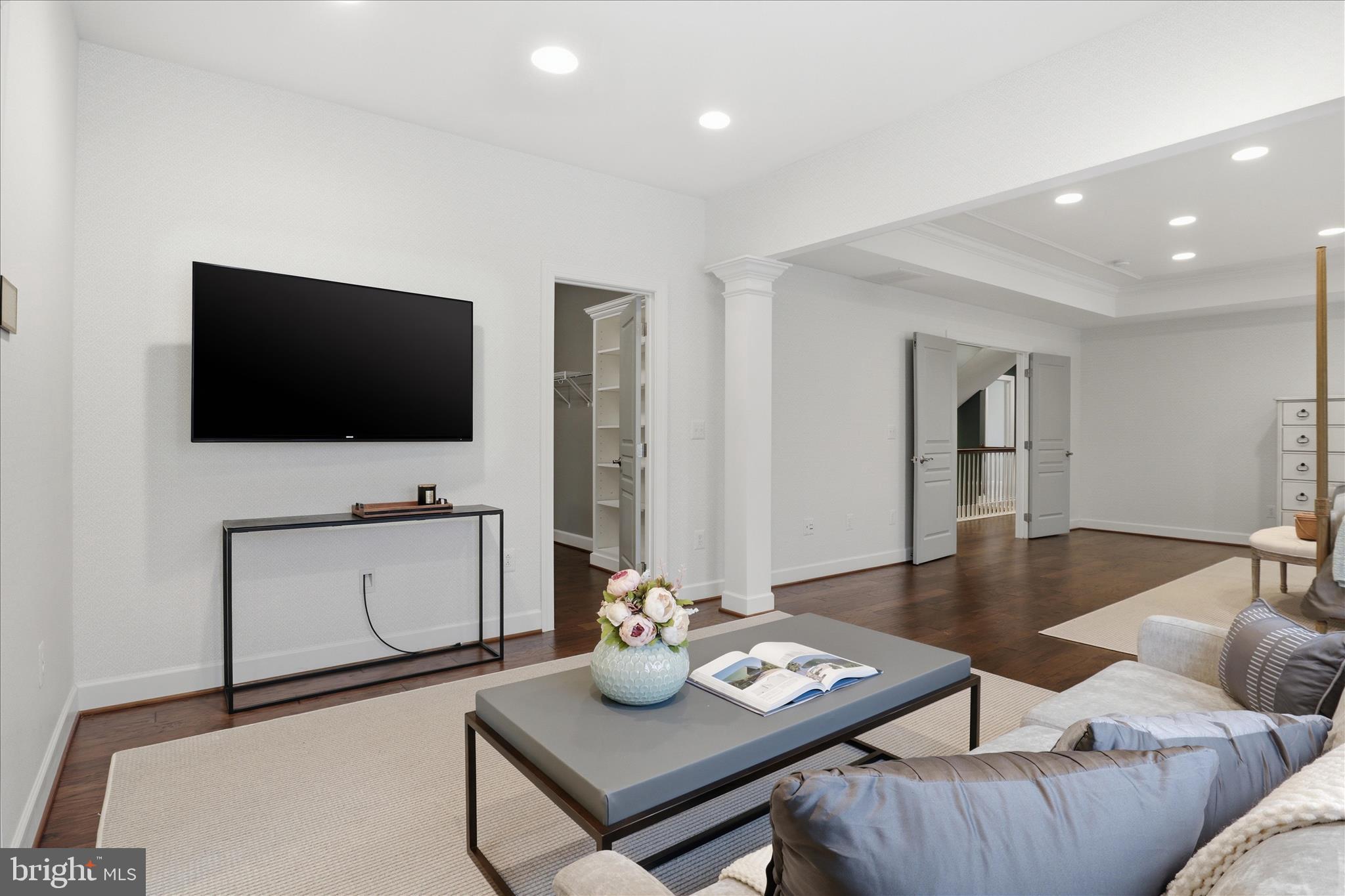 CREIGHTON FARMS - Residential