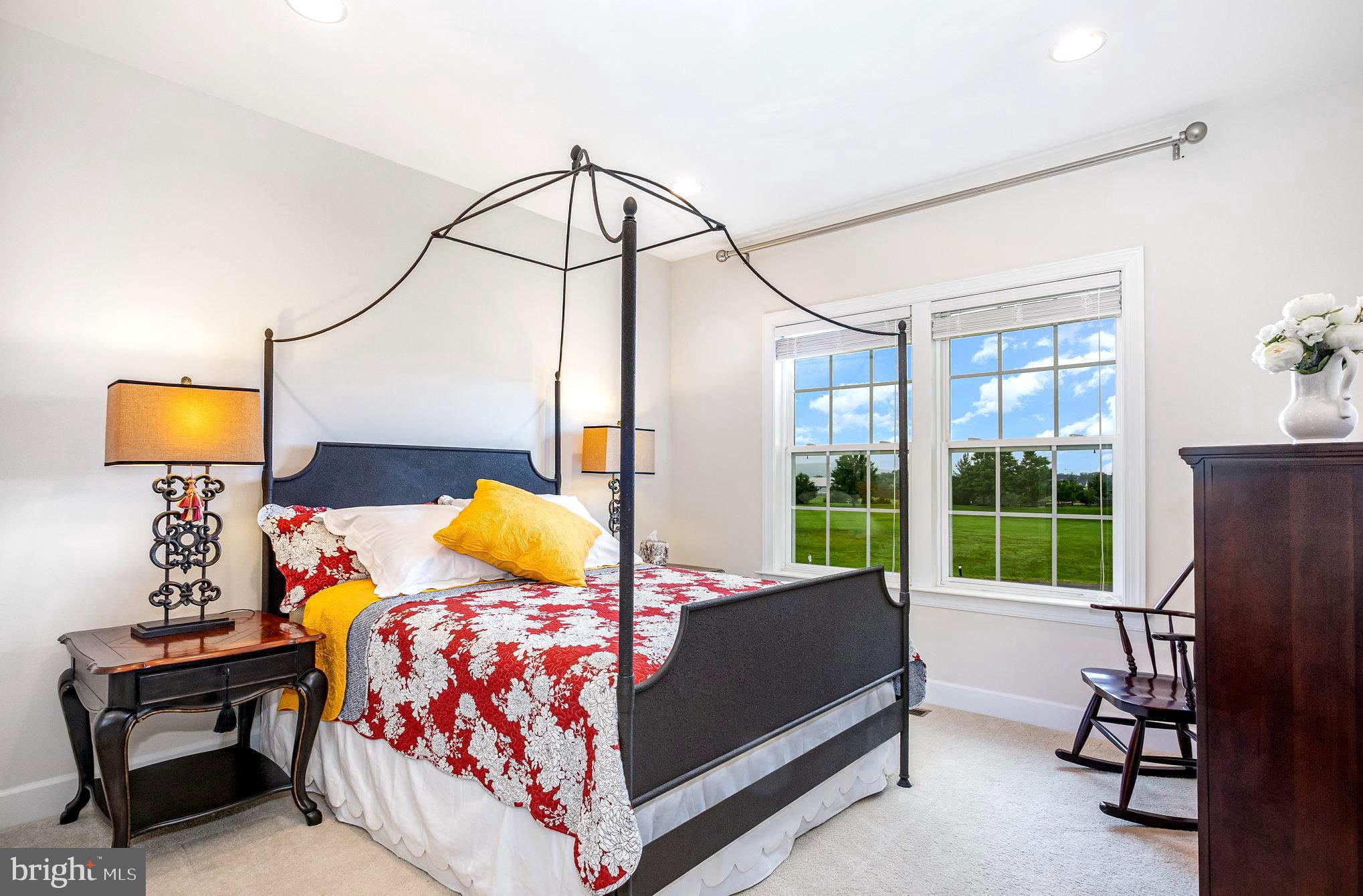 CREIGHTON FARMS - Residential