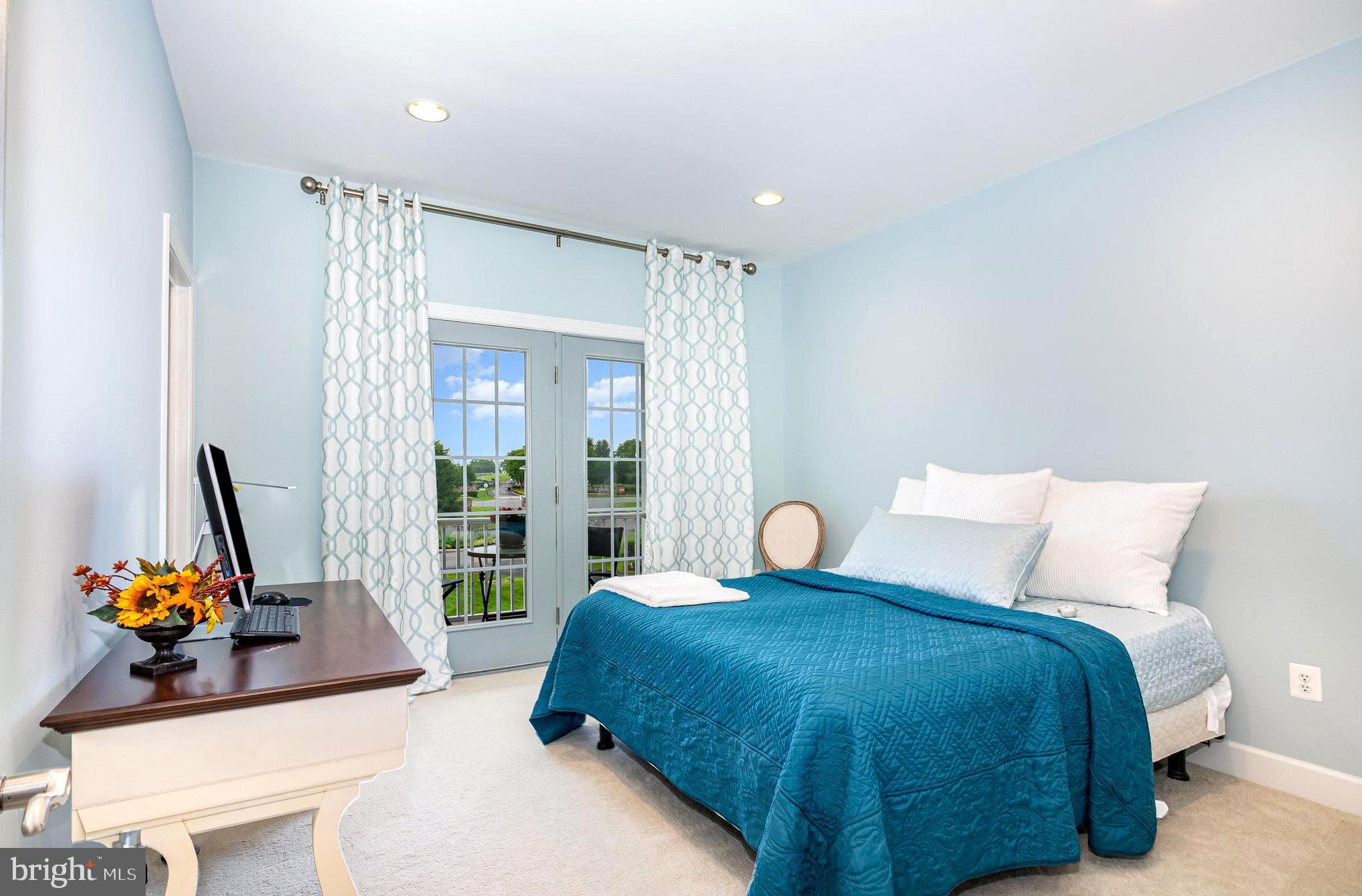CREIGHTON FARMS - Residential