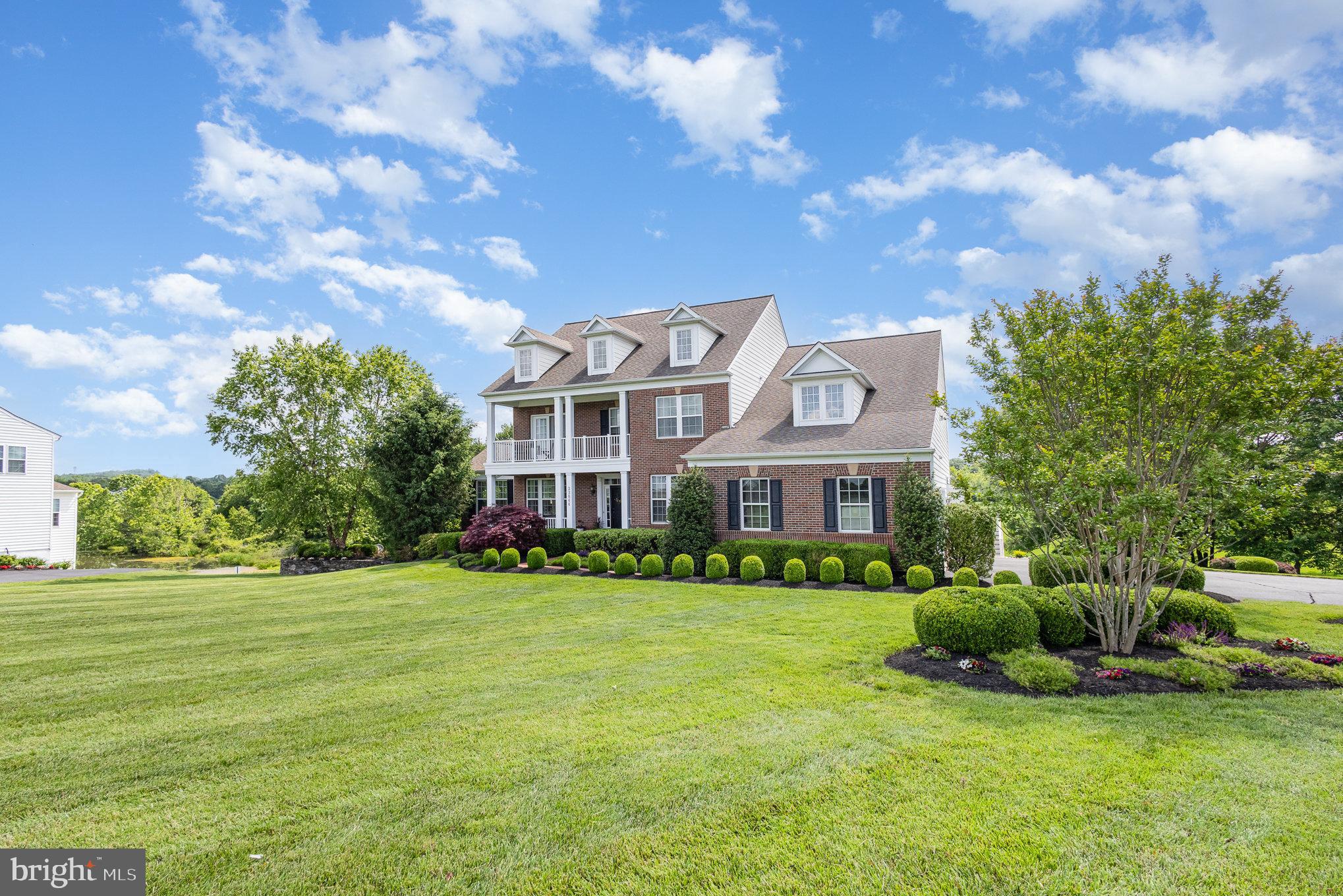 CREIGHTON FARMS - Residential