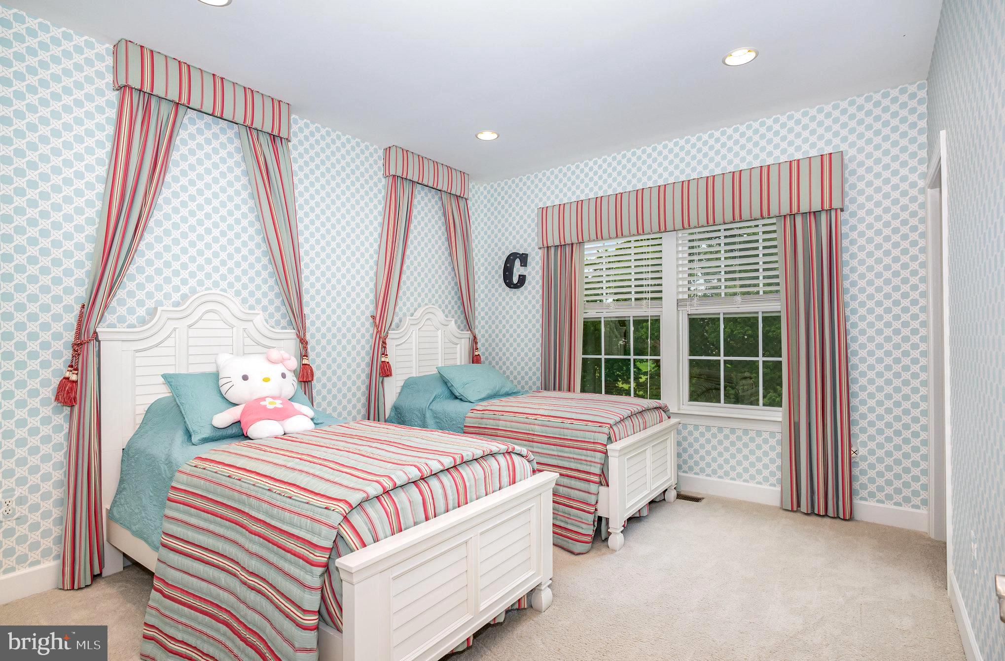 CREIGHTON FARMS - Residential