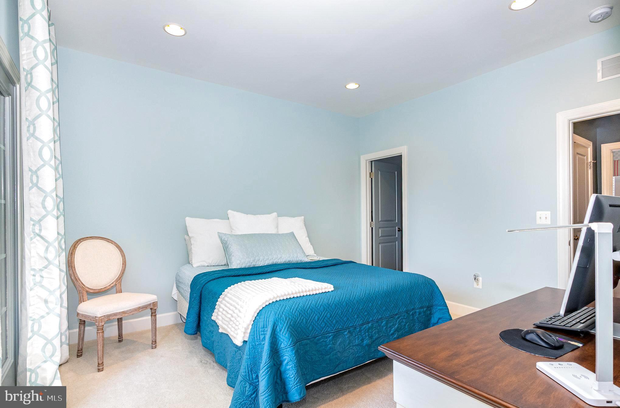 CREIGHTON FARMS - Residential