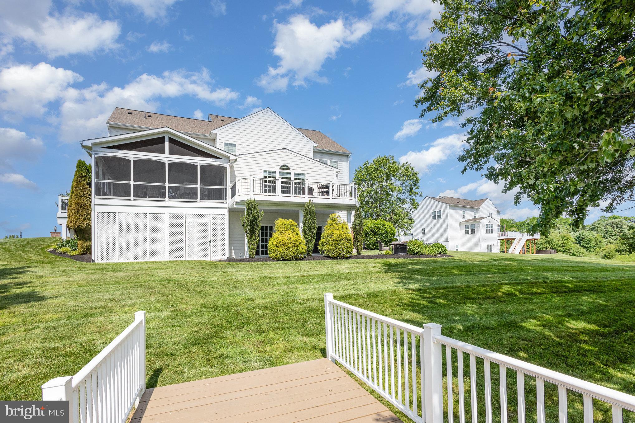 CREIGHTON FARMS - Residential