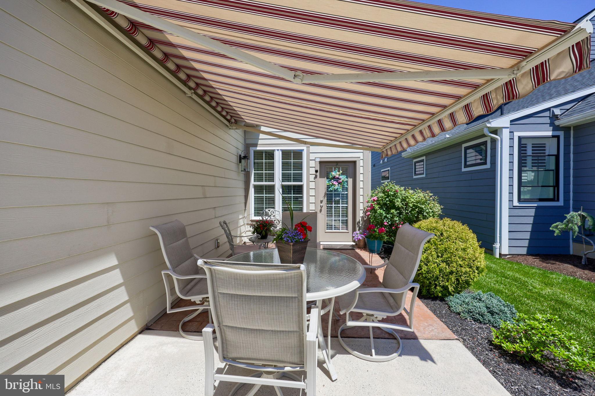 HOME TOWNE SQUARE - Residential