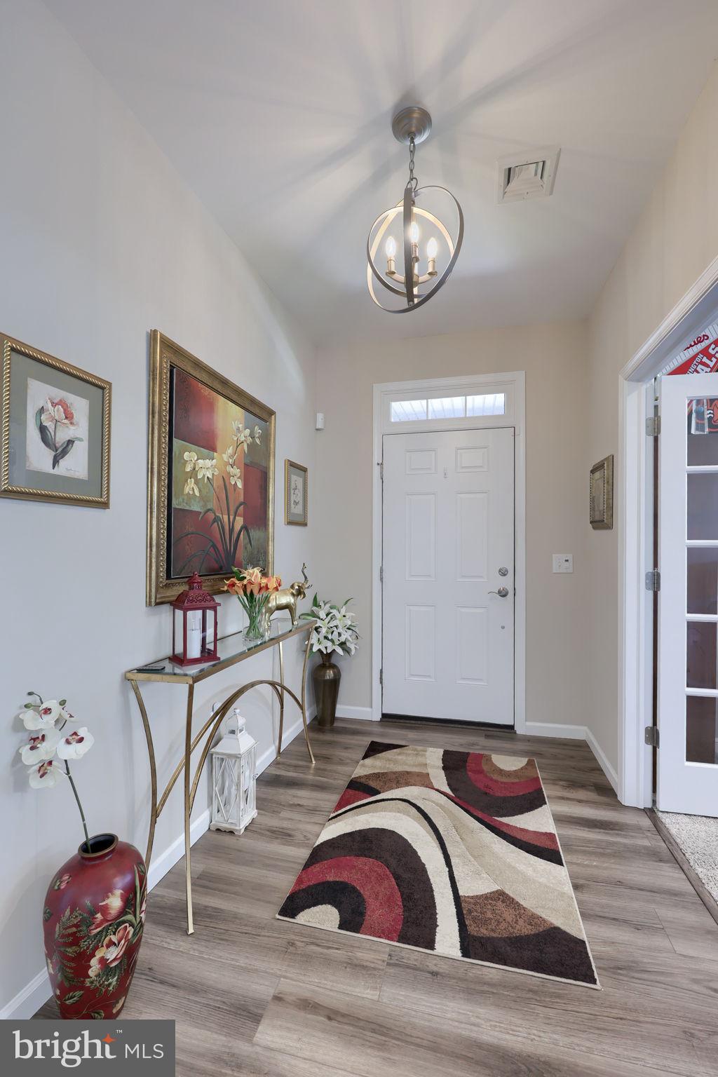 HOME TOWNE SQUARE - Residential