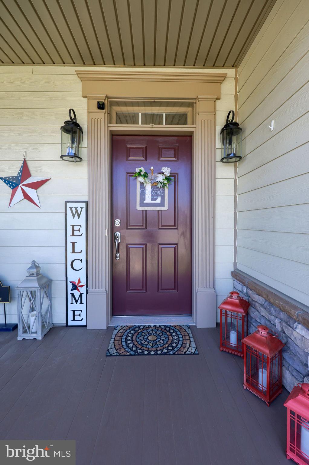 HOME TOWNE SQUARE - Residential