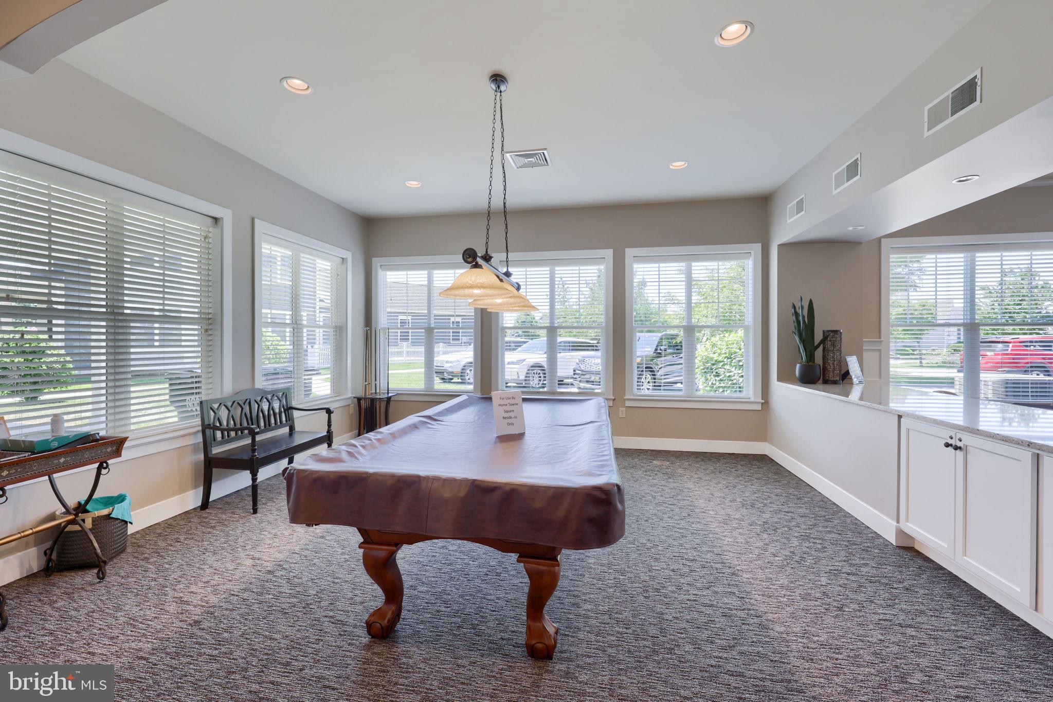 HOME TOWNE SQUARE - Residential