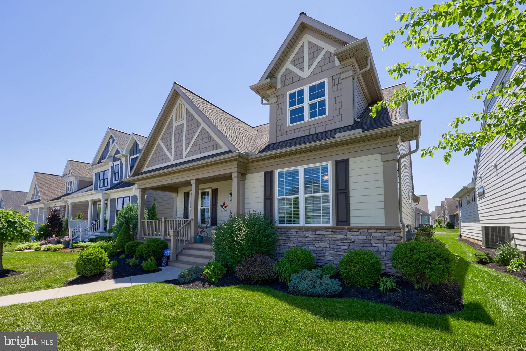 HOME TOWNE SQUARE - Residential