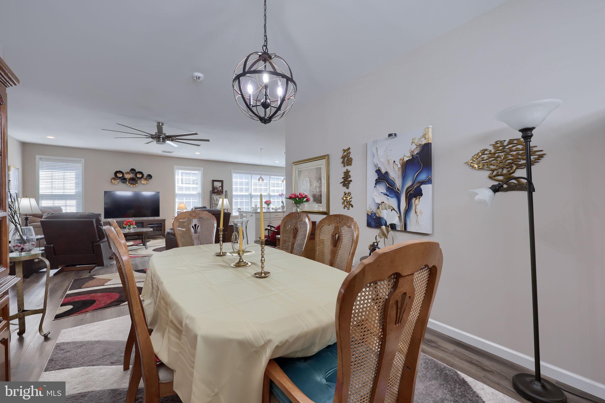 HOME TOWNE SQUARE - Residential