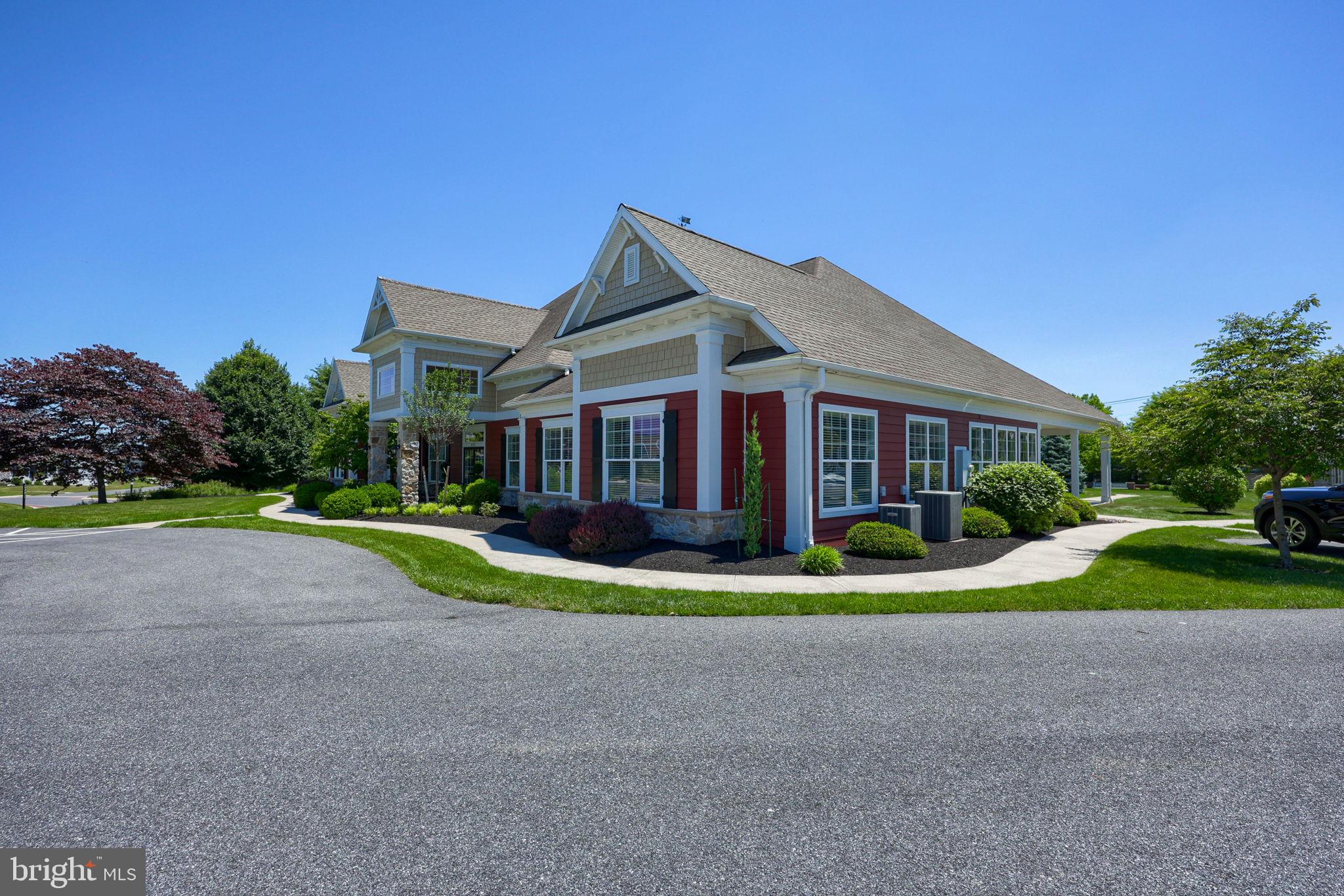 HOME TOWNE SQUARE - Residential