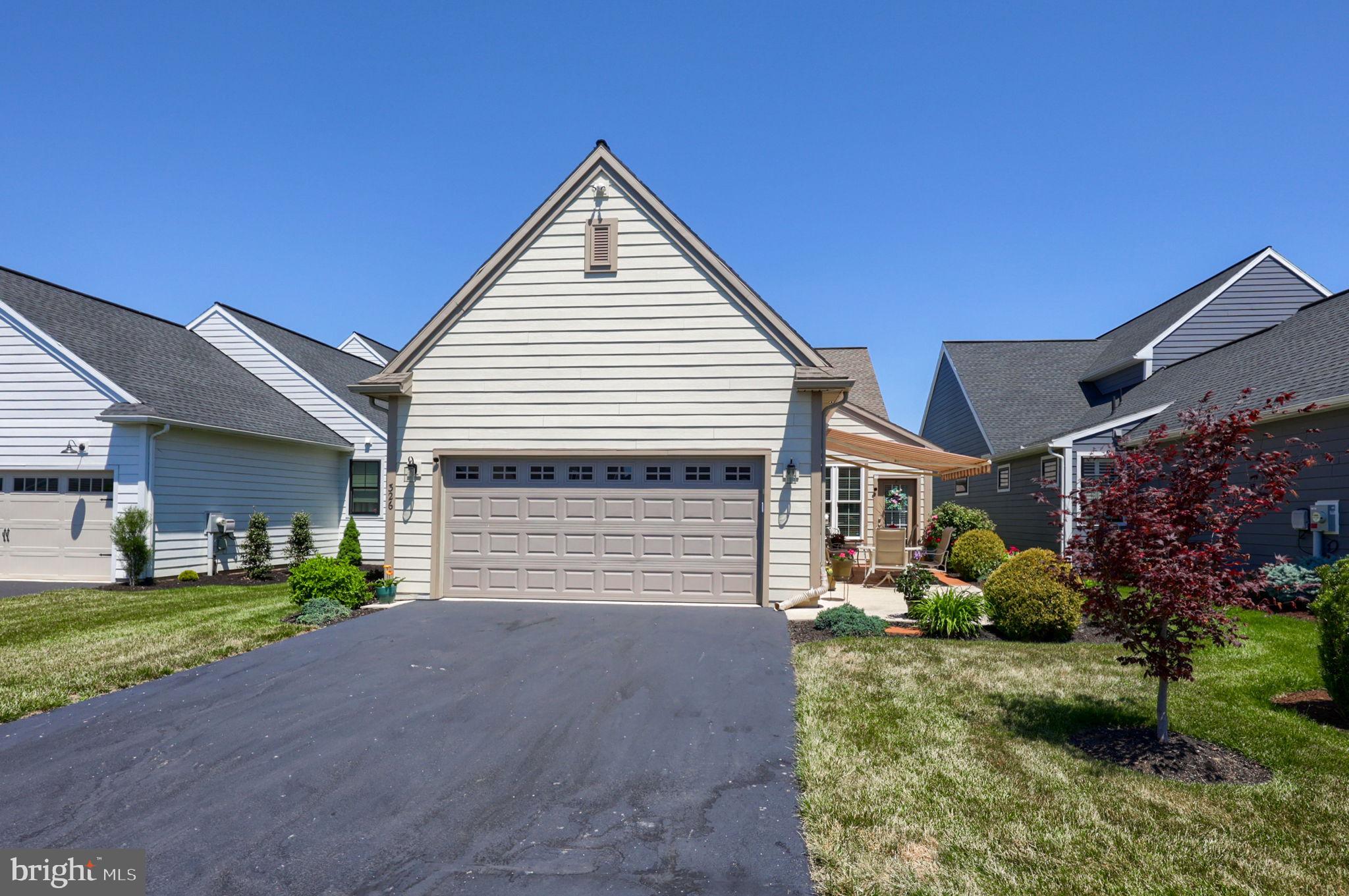 HOME TOWNE SQUARE - Residential