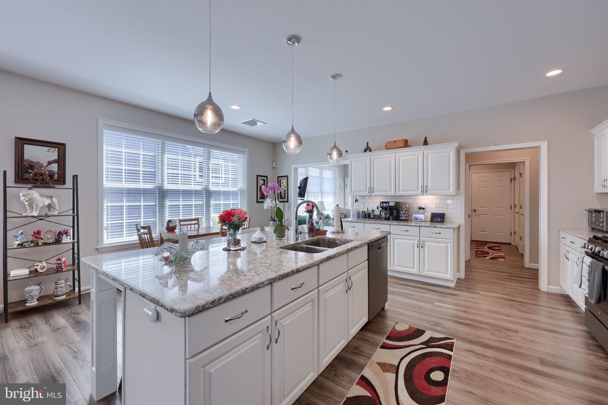 HOME TOWNE SQUARE - Residential