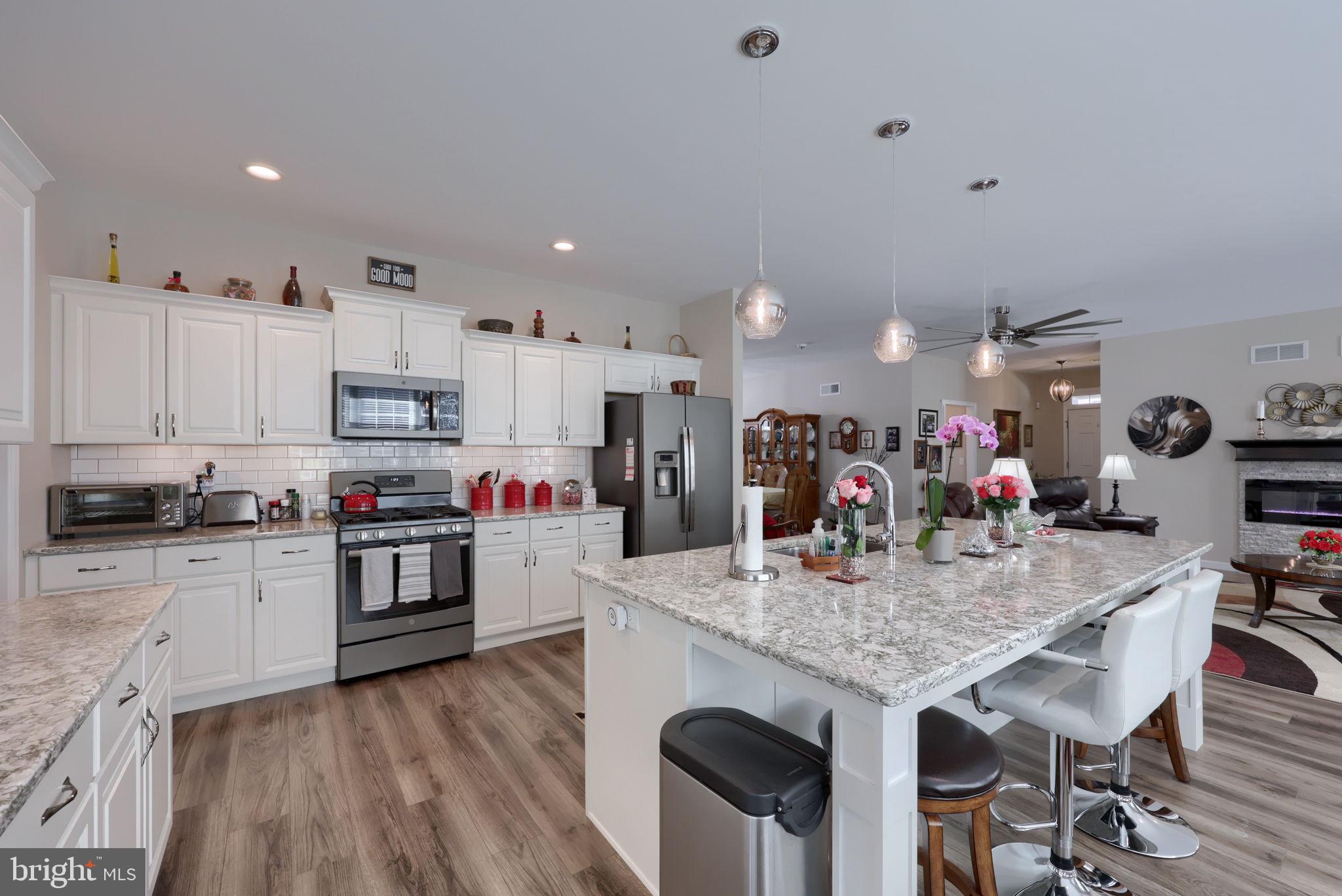 HOME TOWNE SQUARE - Residential