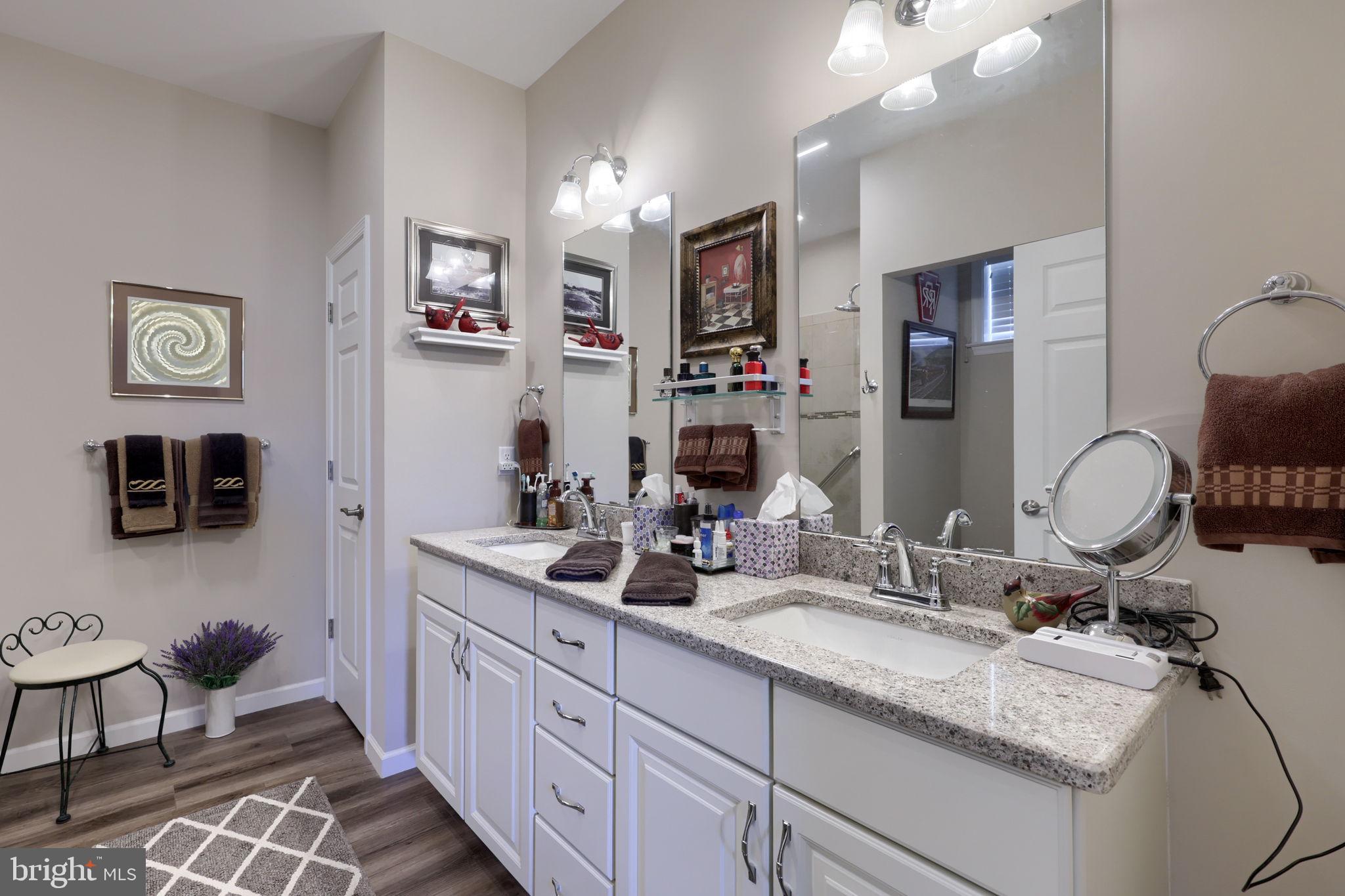 HOME TOWNE SQUARE - Residential
