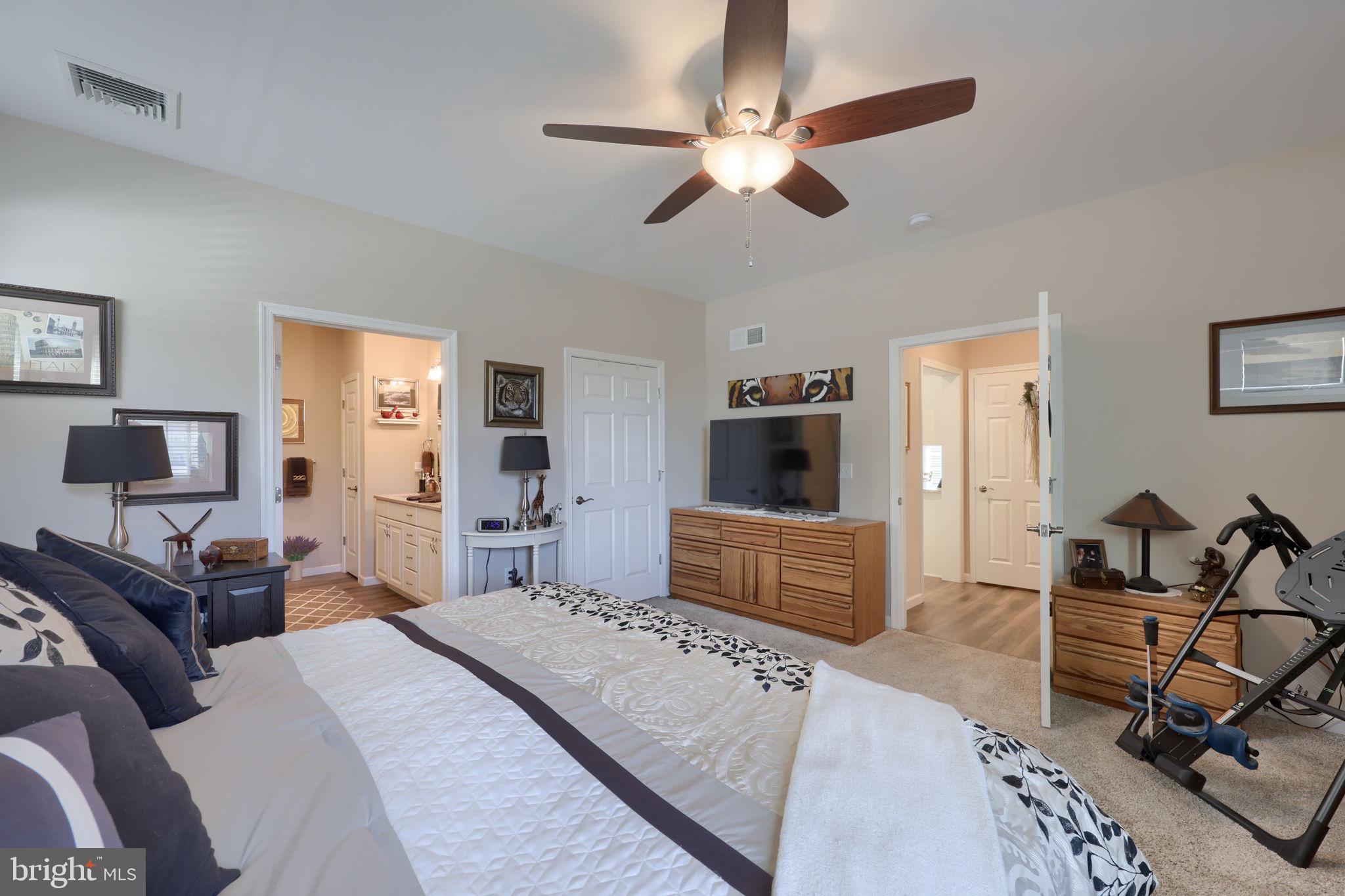 HOME TOWNE SQUARE - Residential