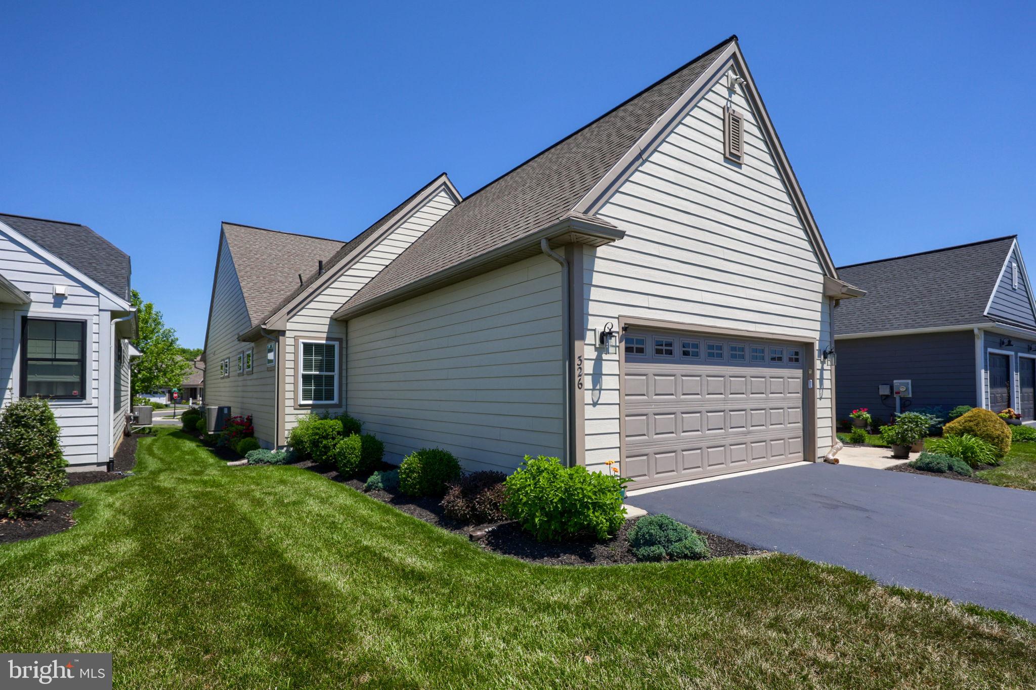 HOME TOWNE SQUARE - Residential