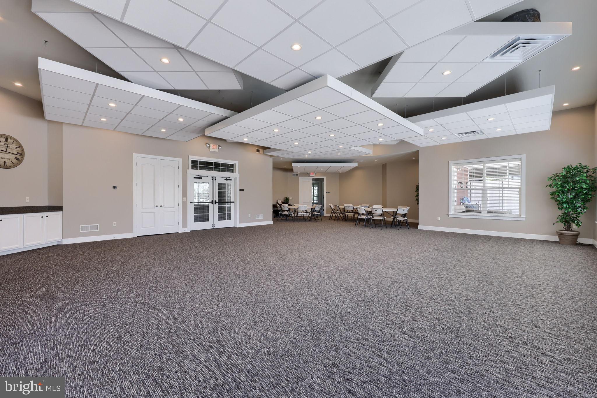 HOME TOWNE SQUARE - Residential