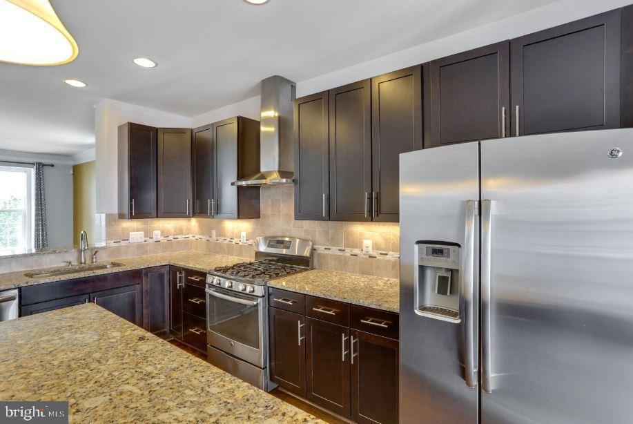 ARCOLA - Residential Lease