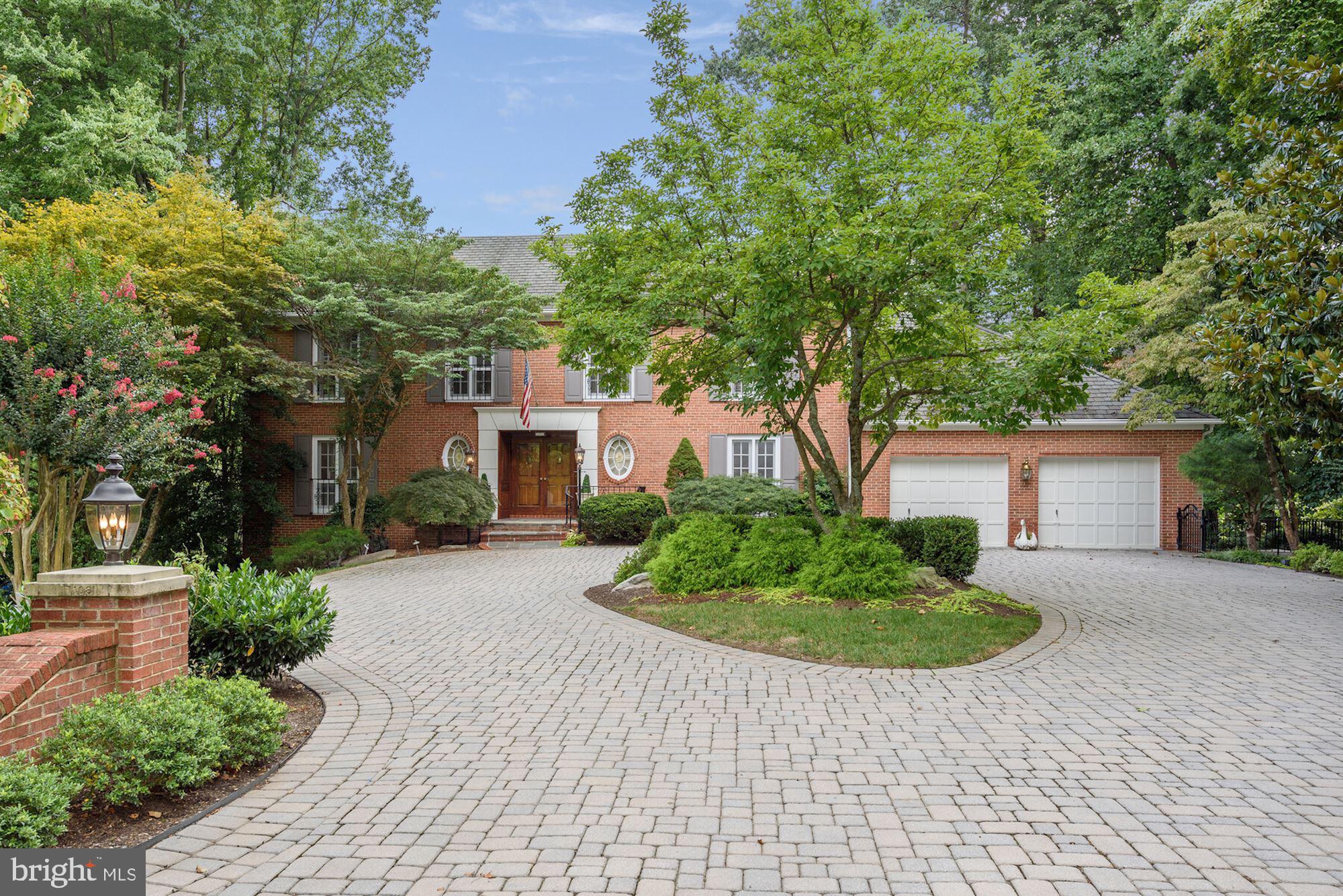 BRADLEY HILLS GROVE - Residential
