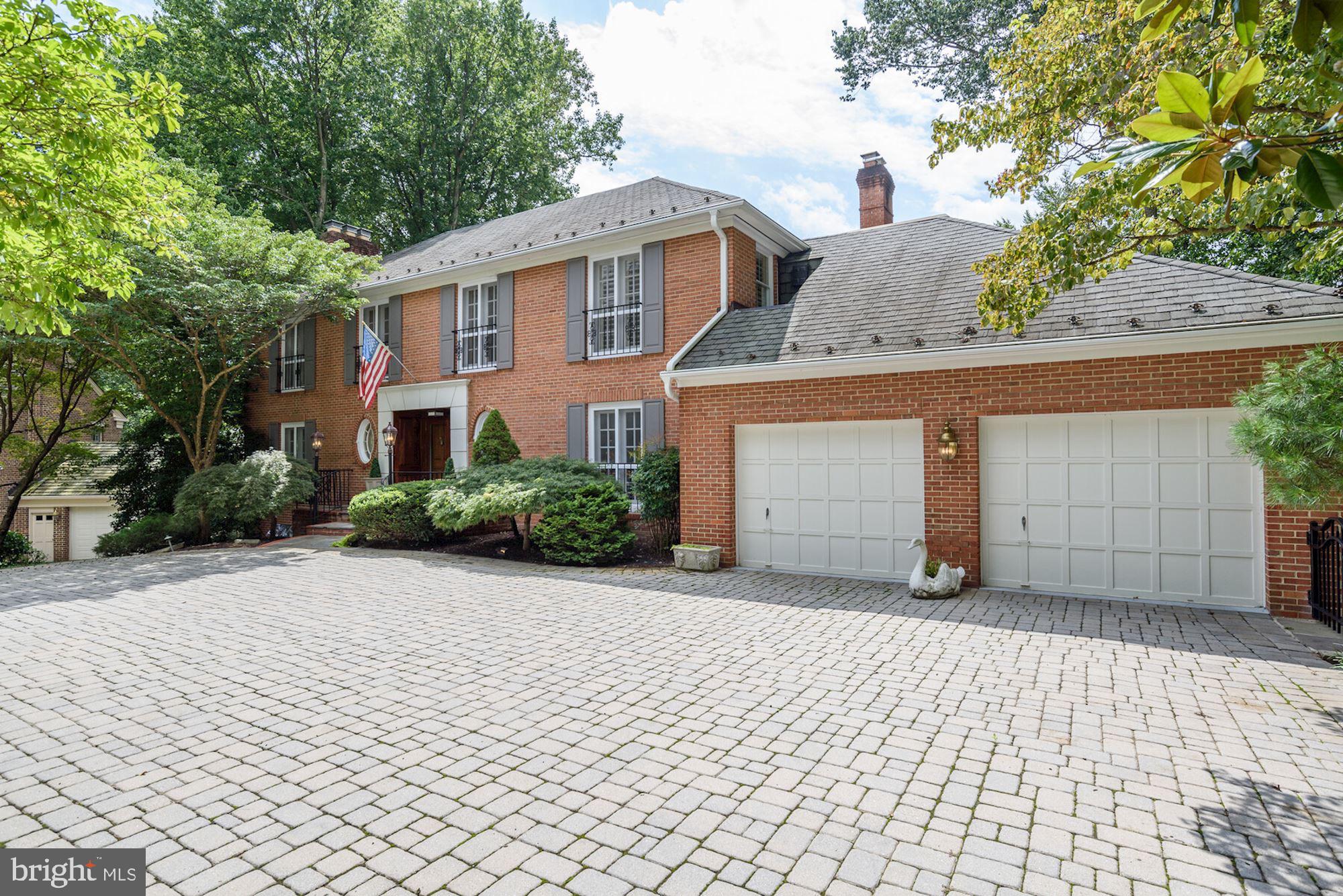 BRADLEY HILLS GROVE - Residential