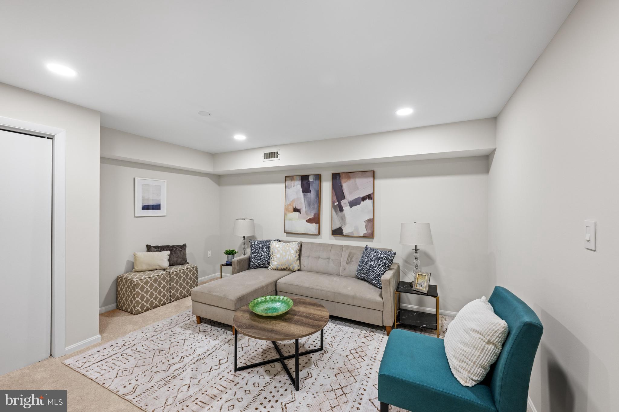 NORTH CLEVELAND PARK - Residential
