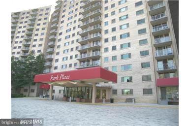 Shows well, freshly painted, new carpet. Junior One Bedroom on 7th floor, includes all utilities,  Laundry in the building.  Overlooks Ft. Ward Park! Close in and convenient living with an all utilities included. Move-in fee $400 none-refundable and $150 elevator deposit refundable. L.box on unit door. Use Intercom to call building management for access.