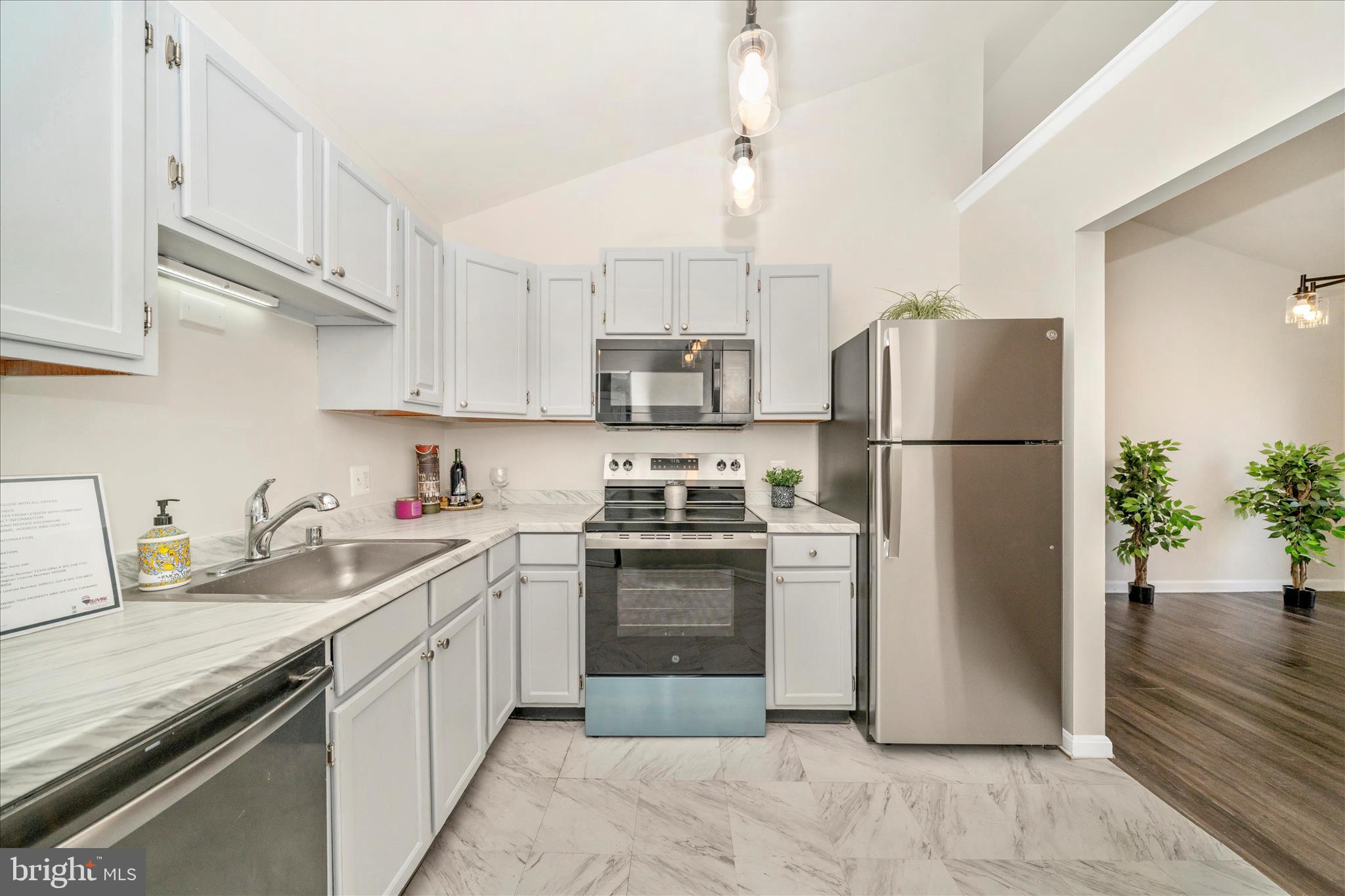 LAVENDER PLAZA - Residential