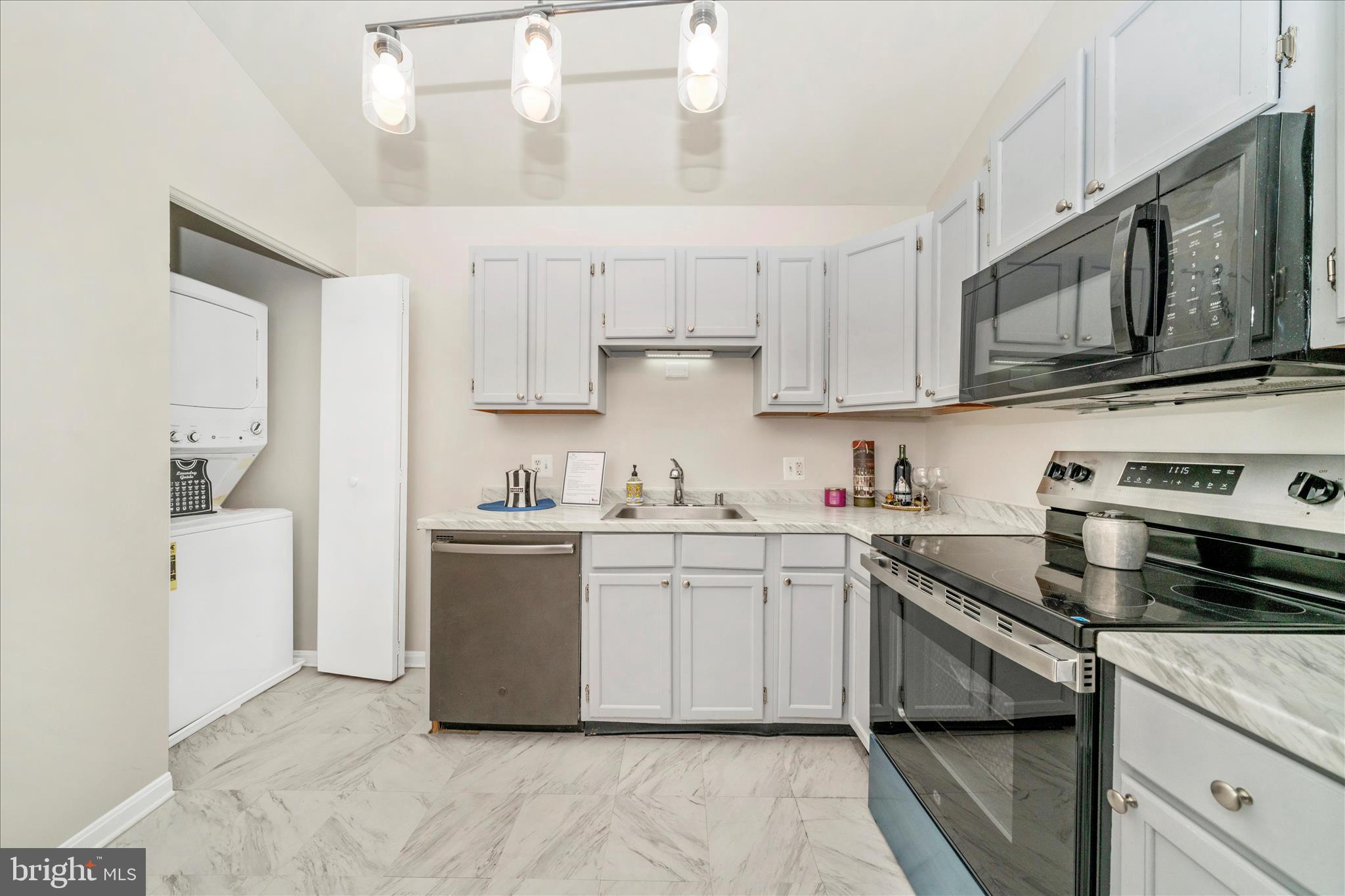LAVENDER PLAZA - Residential