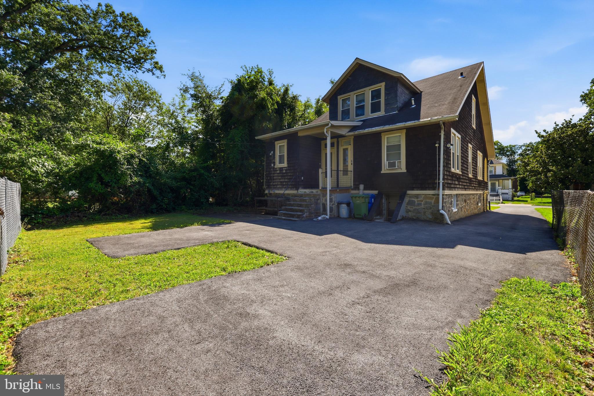 HOWARD PARK - Residential Income
