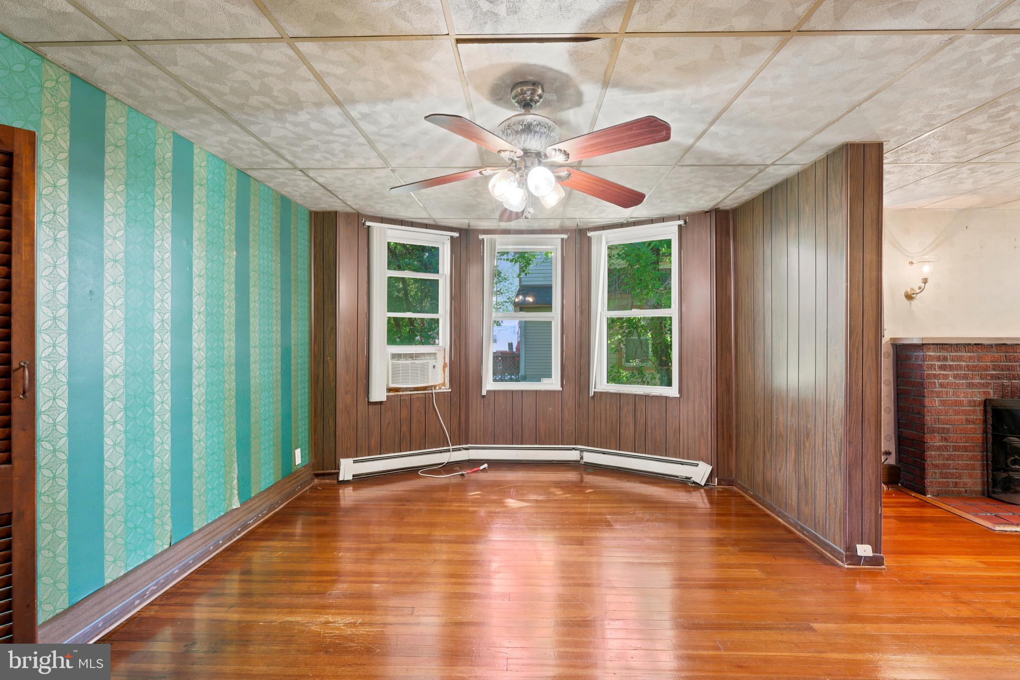 HOWARD PARK - Residential Income