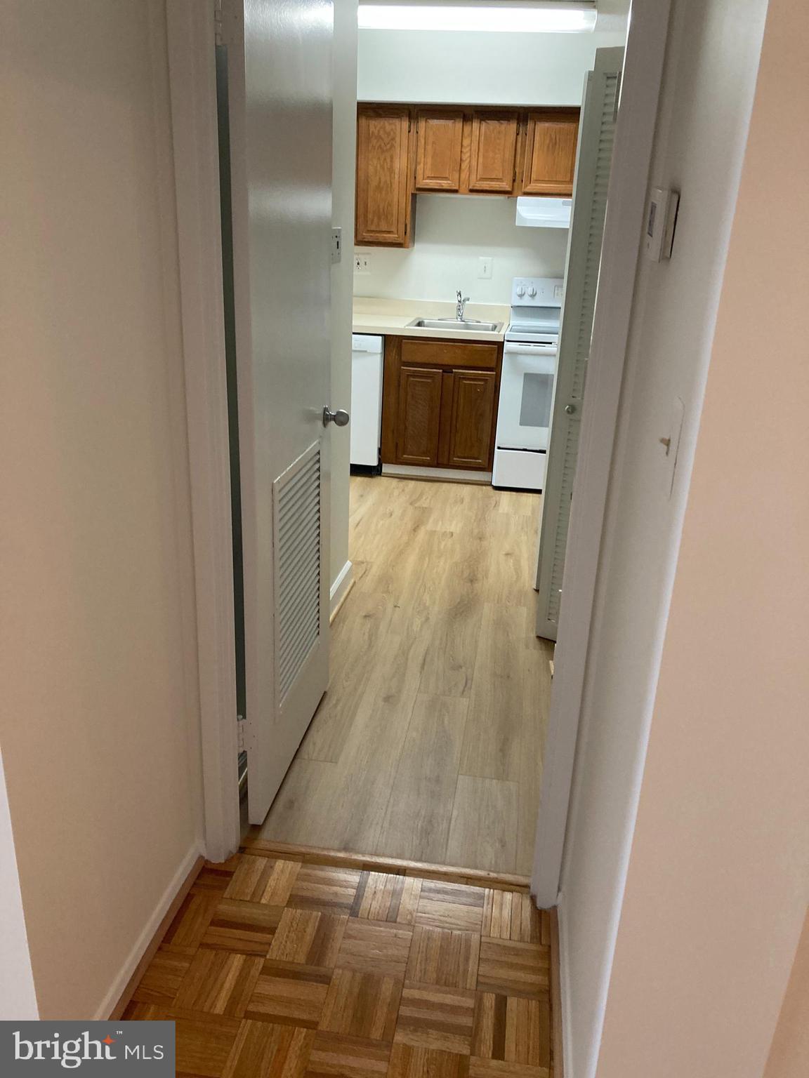 ENCORE OF MCLEAN - Residential