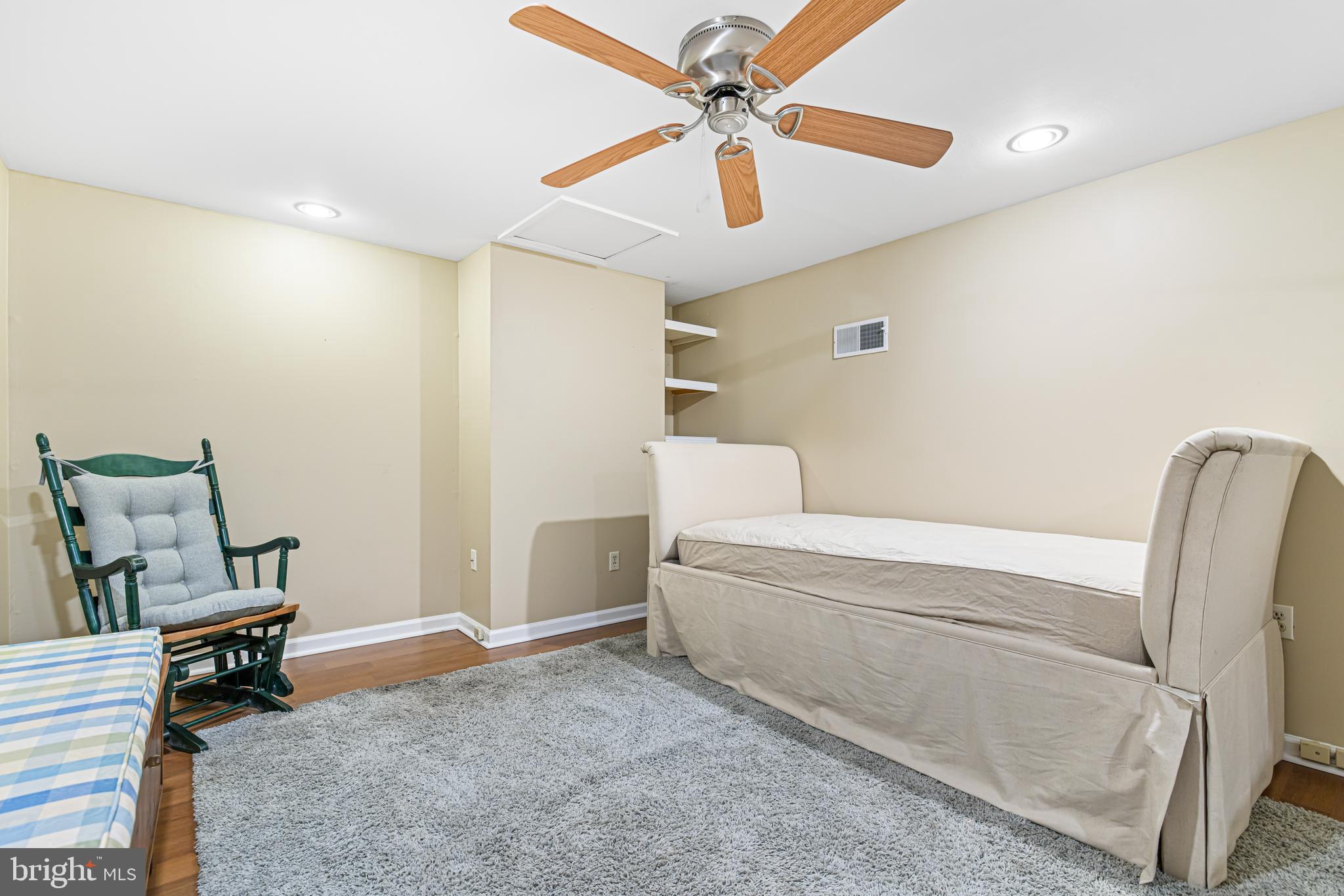 CHESTNUT HILL - Residential