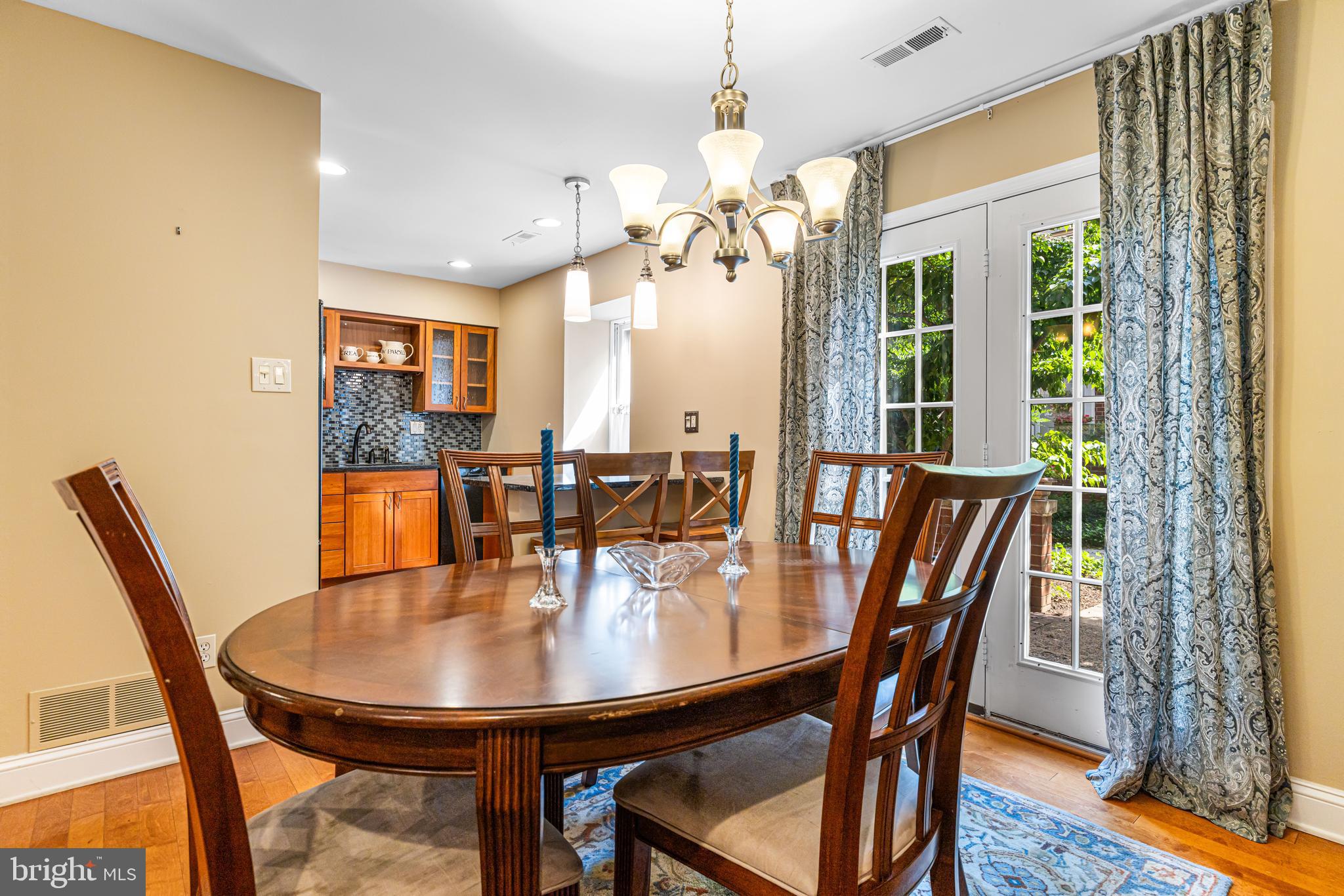 CHESTNUT HILL - Residential