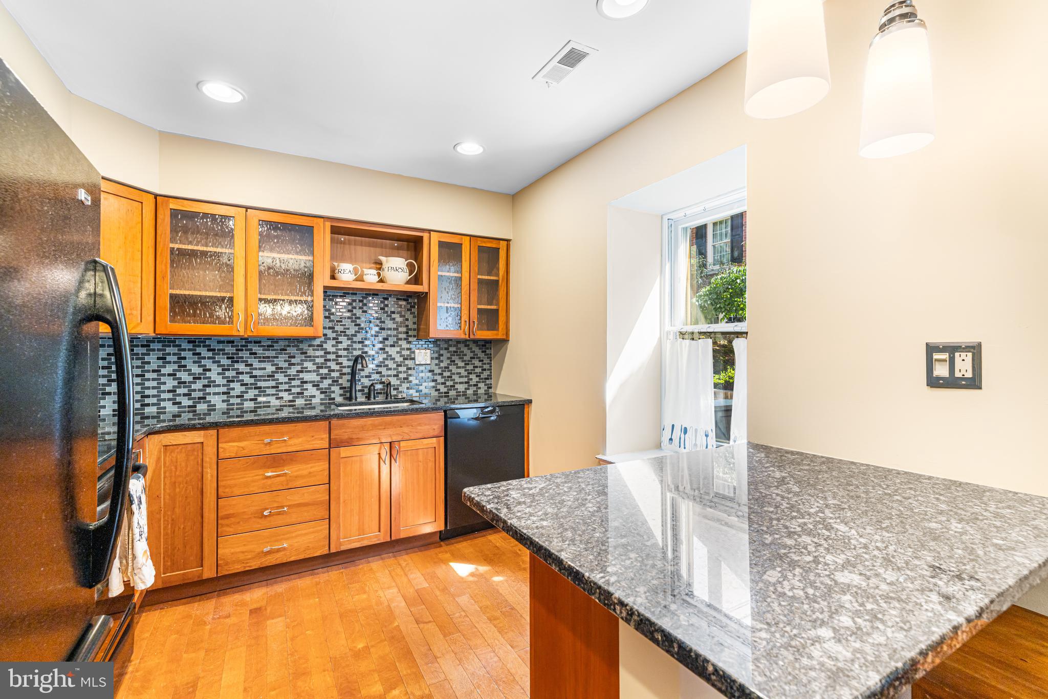 CHESTNUT HILL - Residential