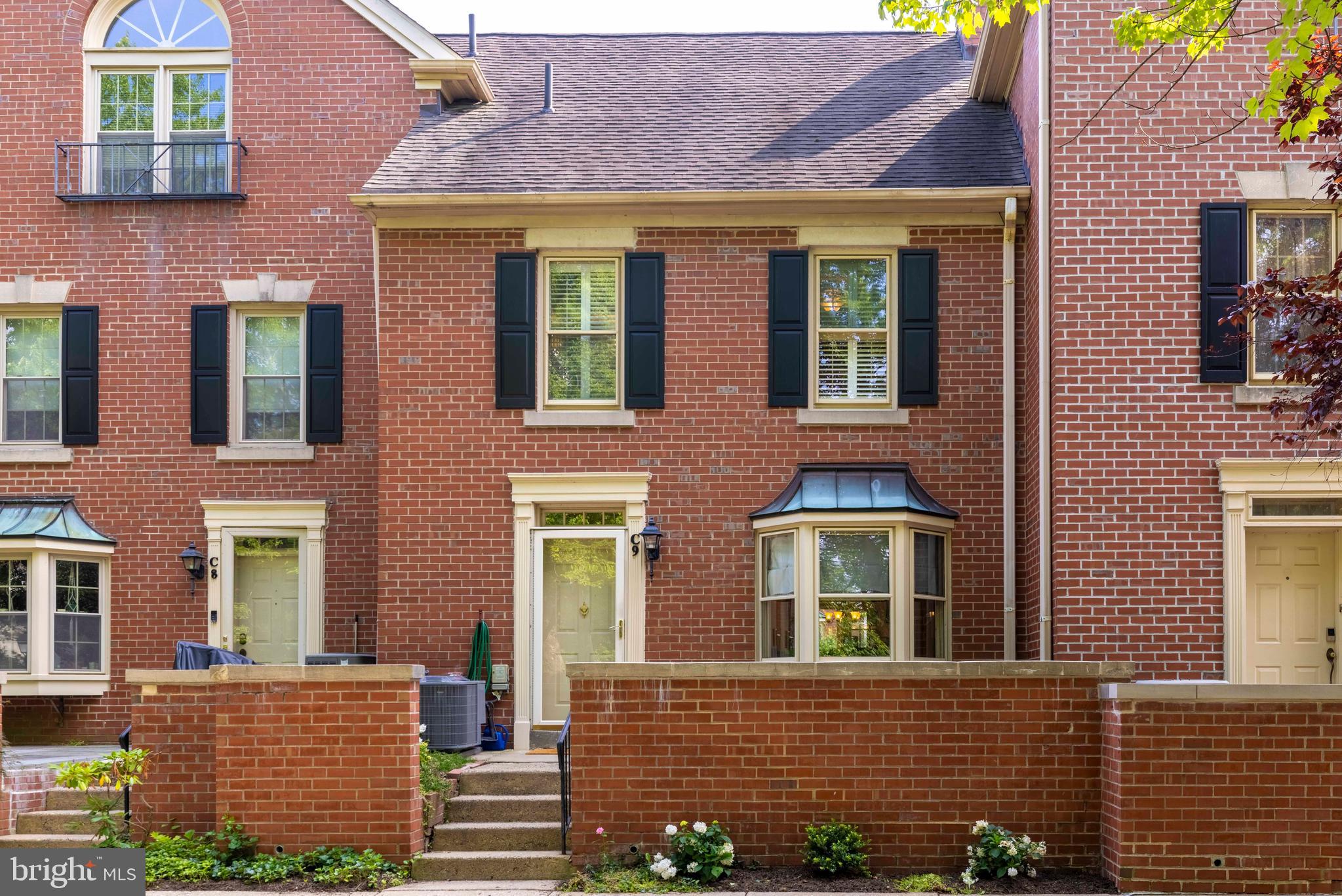 CHESTNUT HILL - Residential