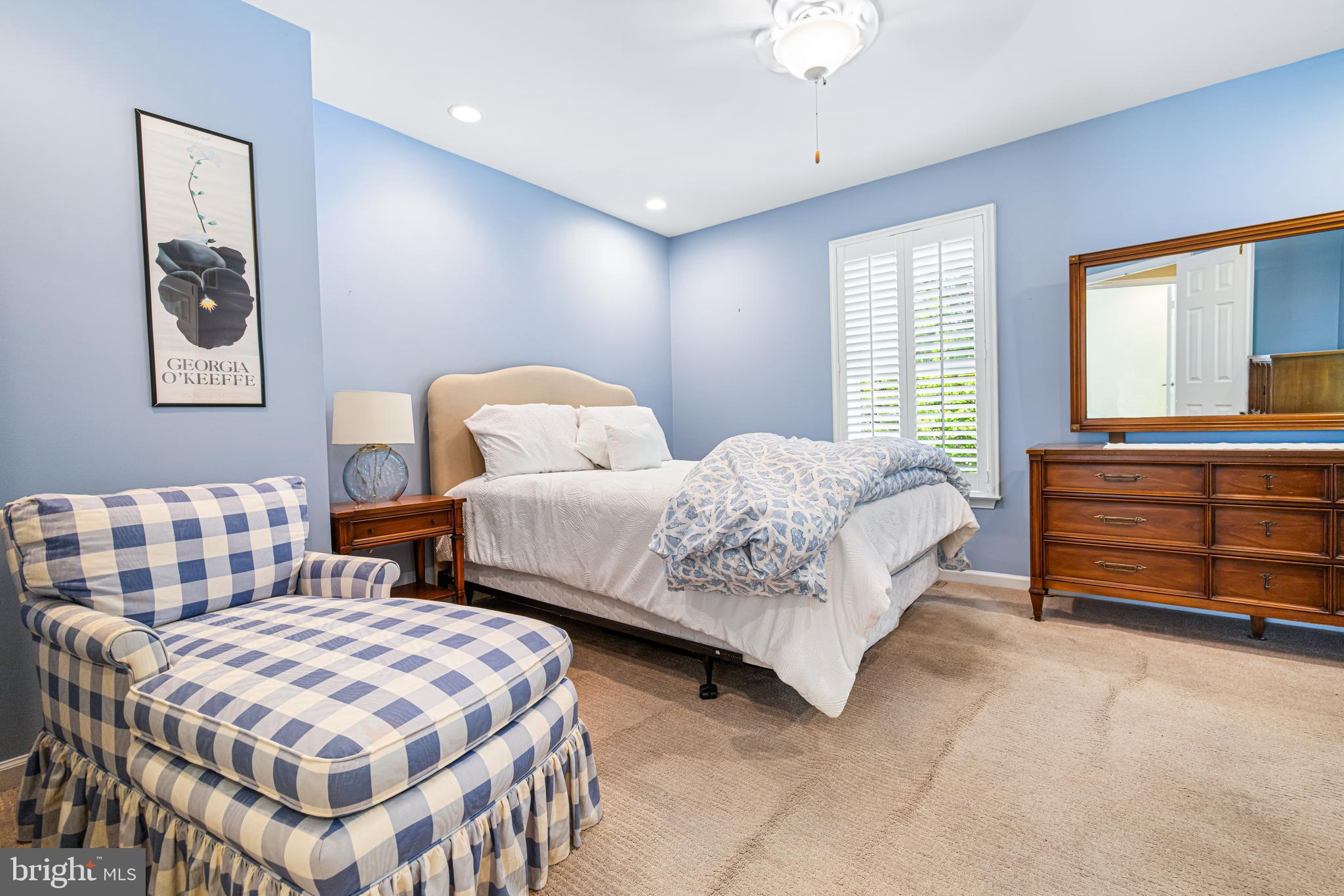 CHESTNUT HILL - Residential