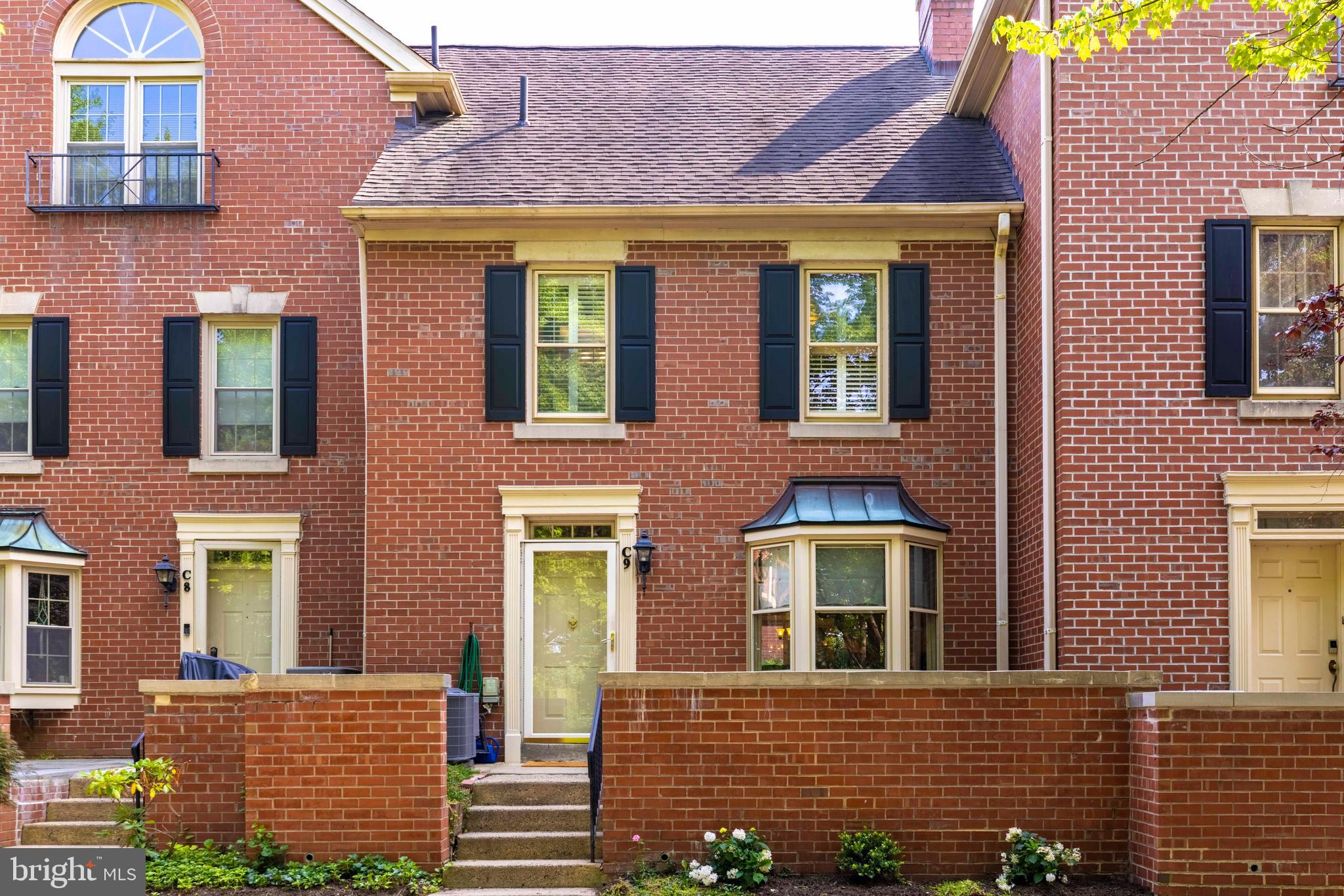 CHESTNUT HILL - Residential