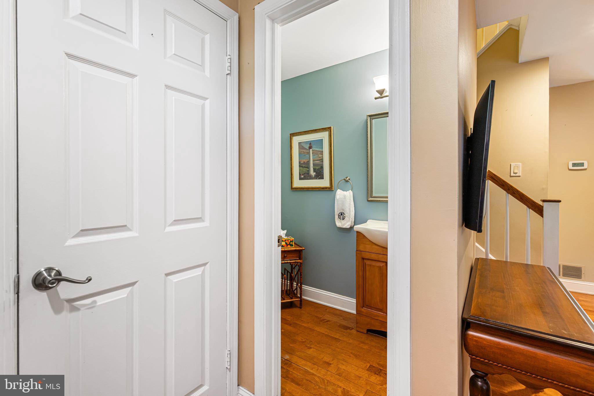 CHESTNUT HILL - Residential