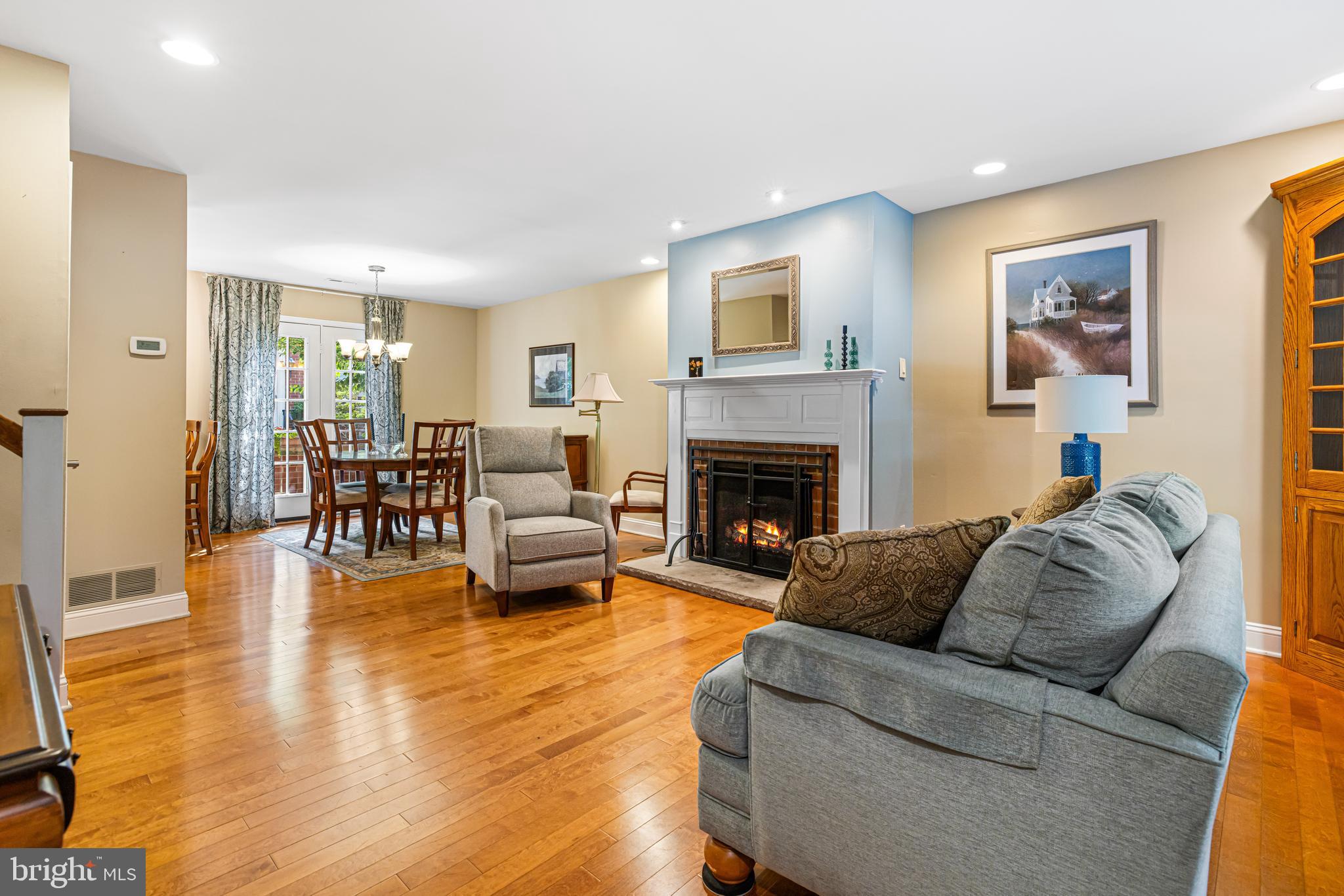 CHESTNUT HILL - Residential