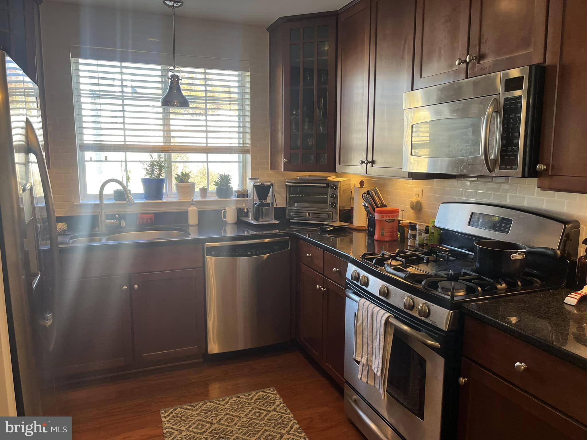 WEST VILLAGE OF SHIRLINGTON - Residential Lease
