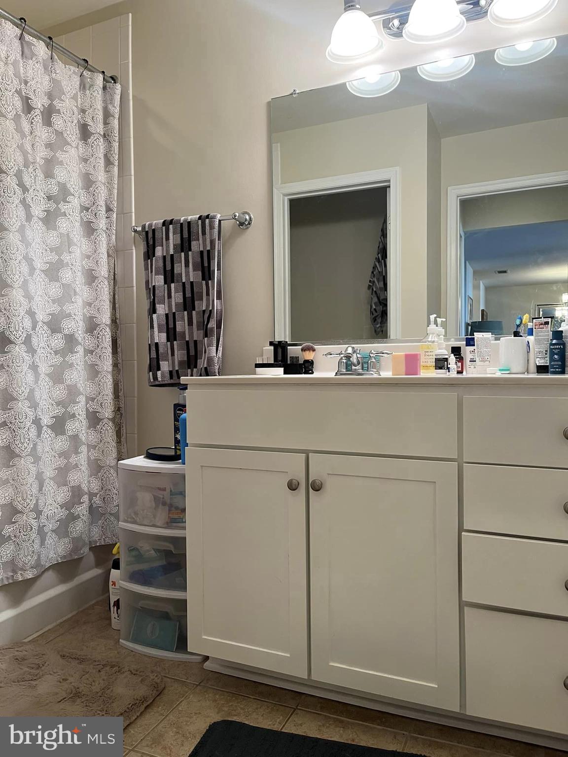 WEST VILLAGE OF SHIRLINGTON - Residential Lease