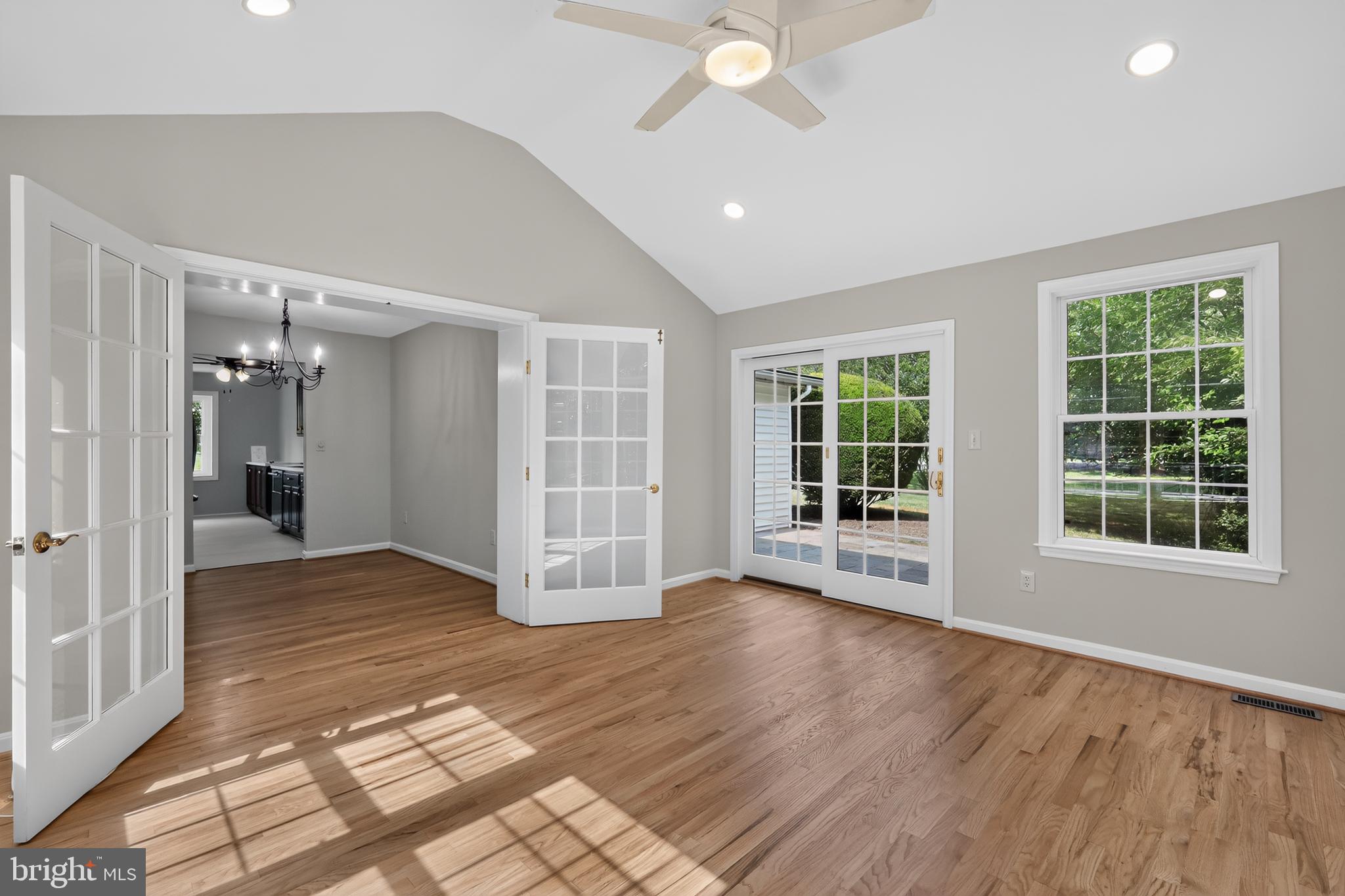 MILL CREEK TOWNE - Residential