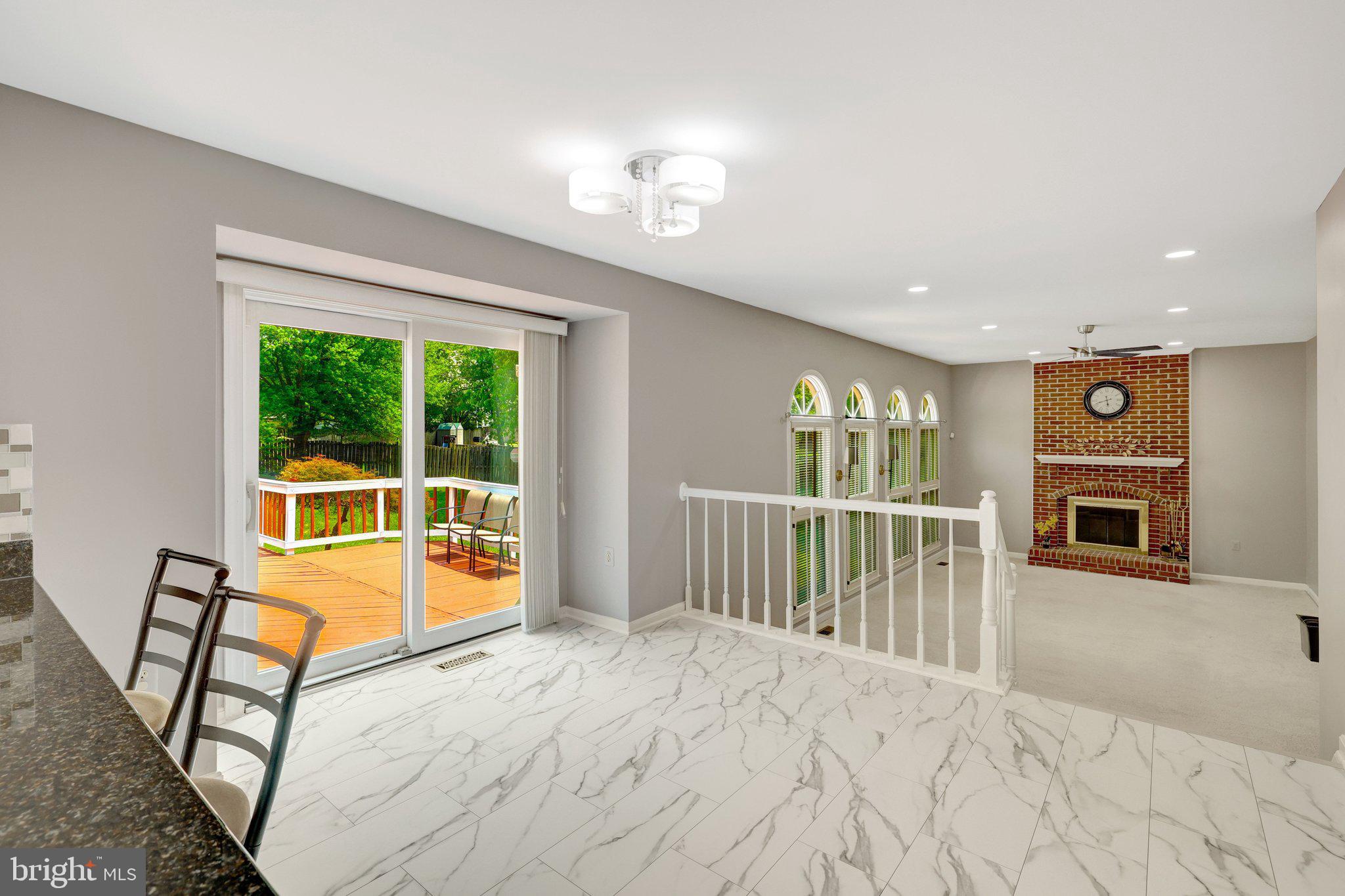 FOUR SEASONS - Residential