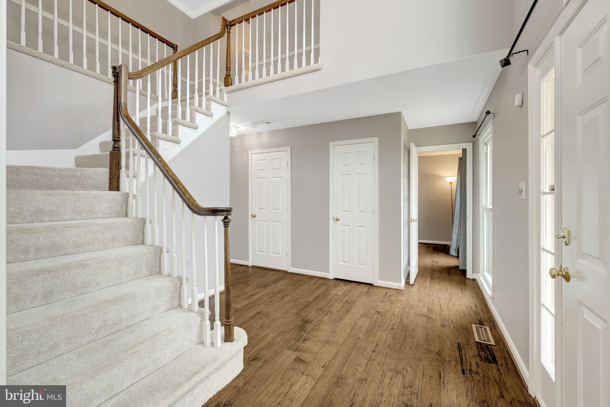 FOUR SEASONS - Residential