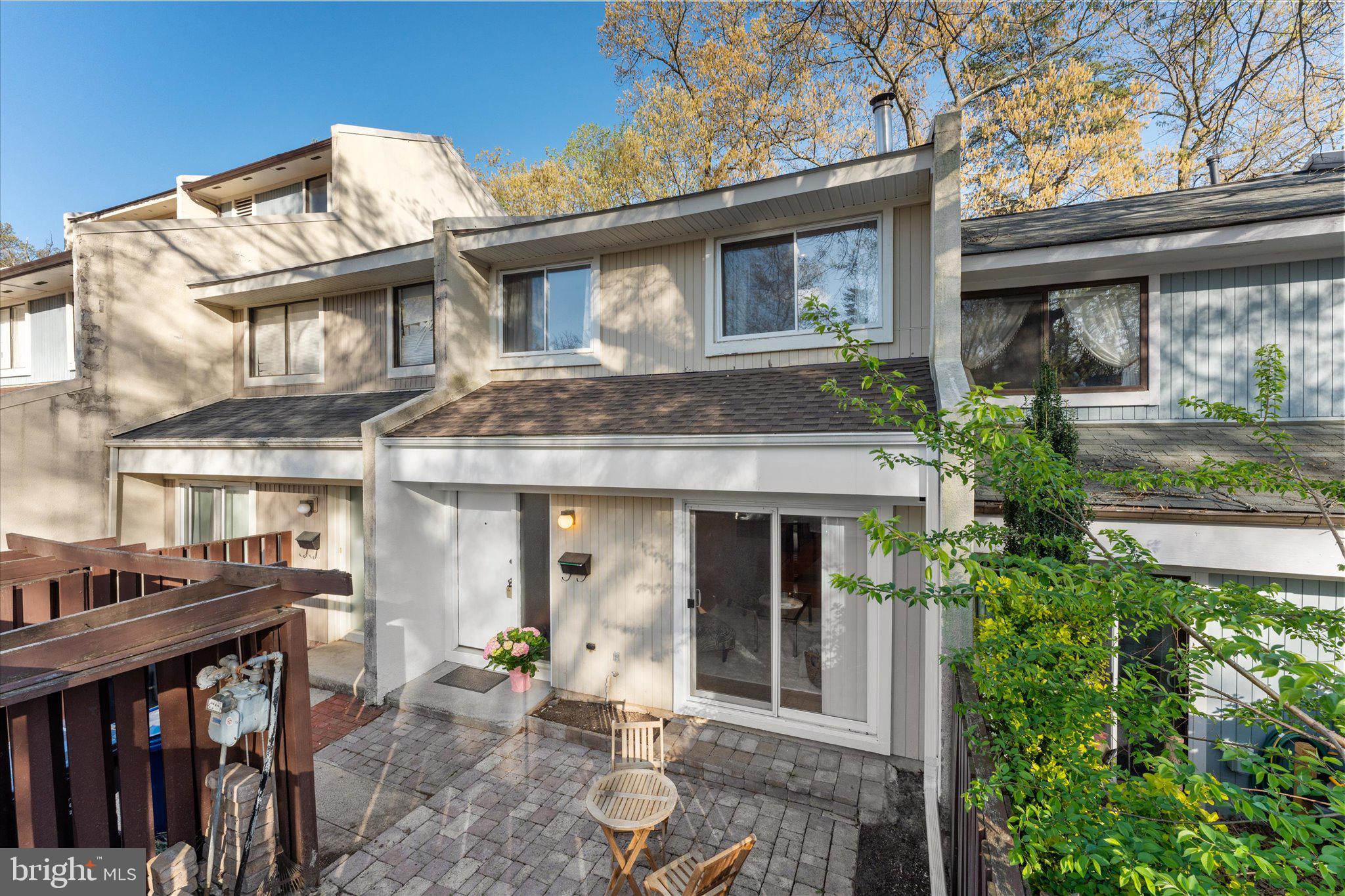 RESTON - Residential