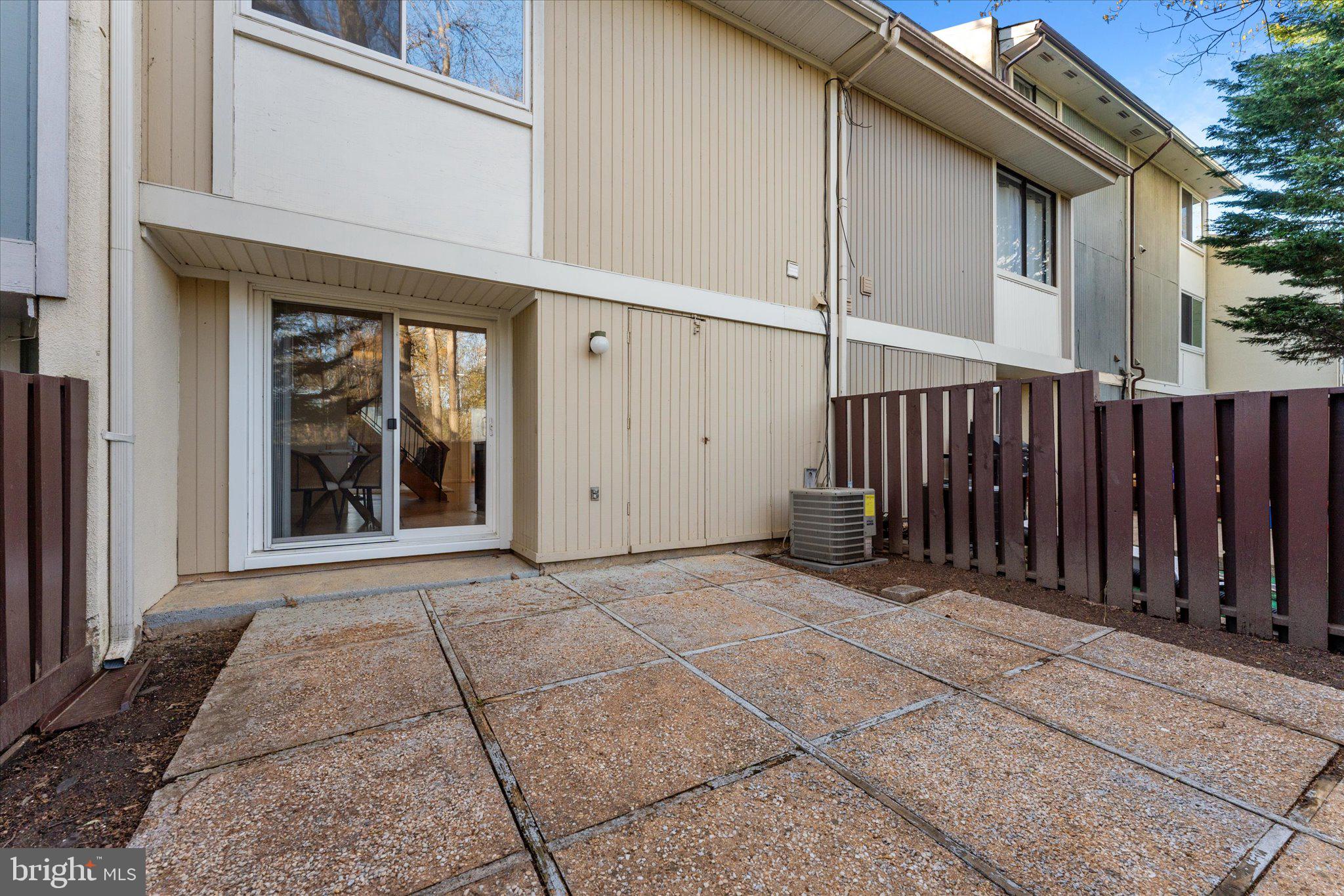 RESTON - Residential