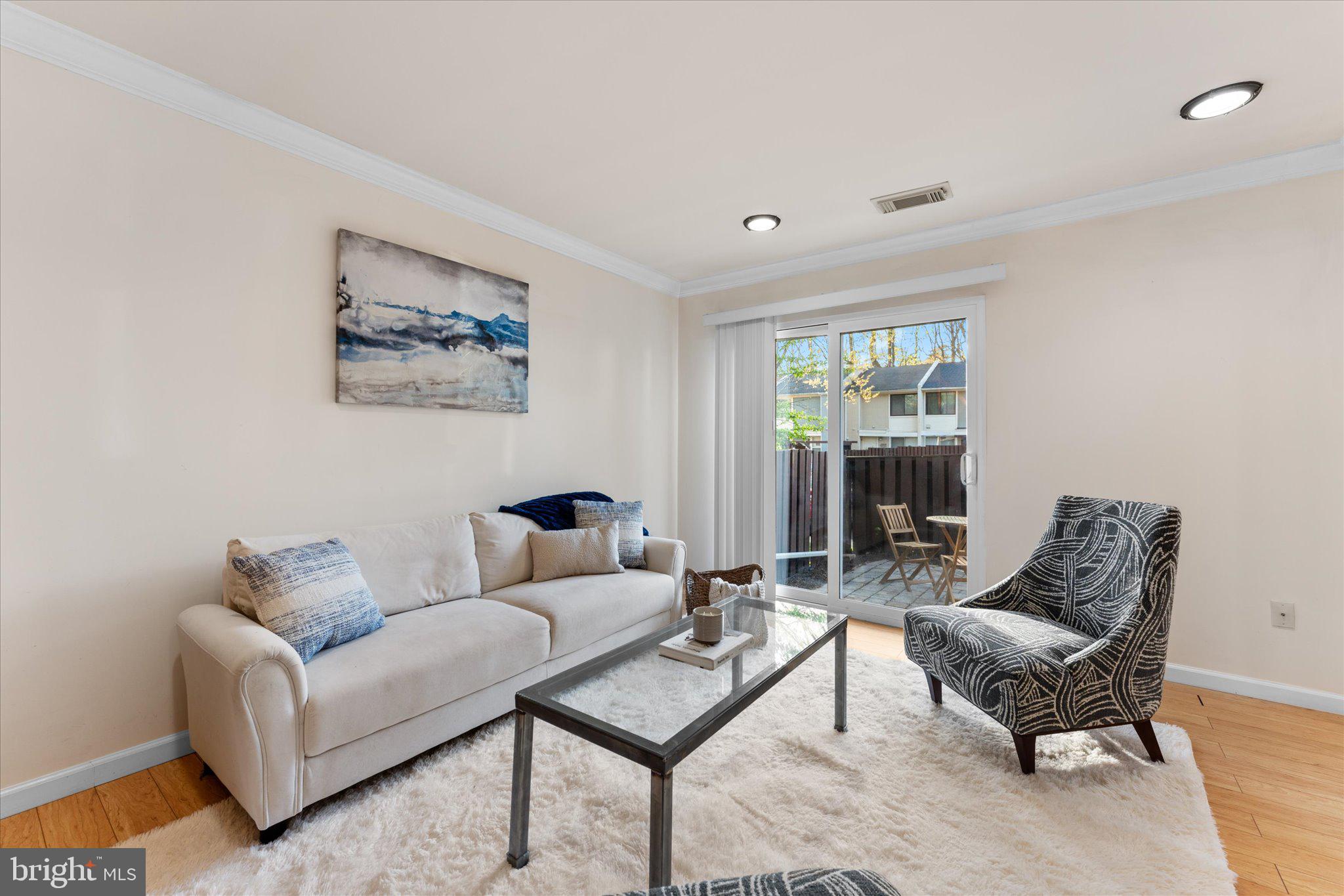 RESTON - Residential