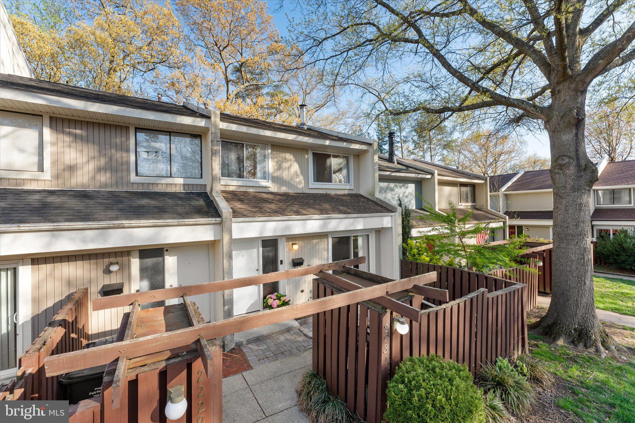 RESTON - Residential