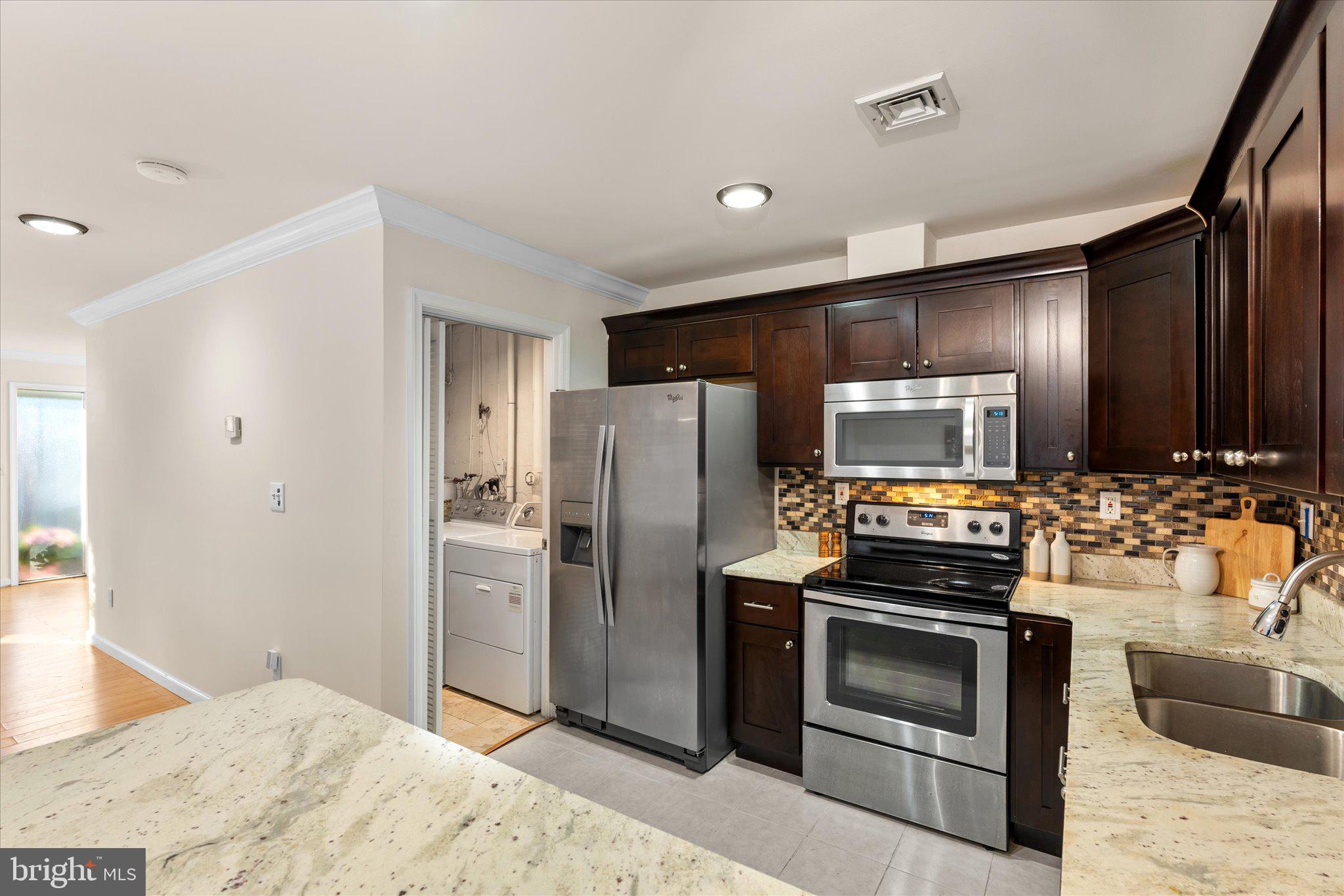 RESTON - Residential