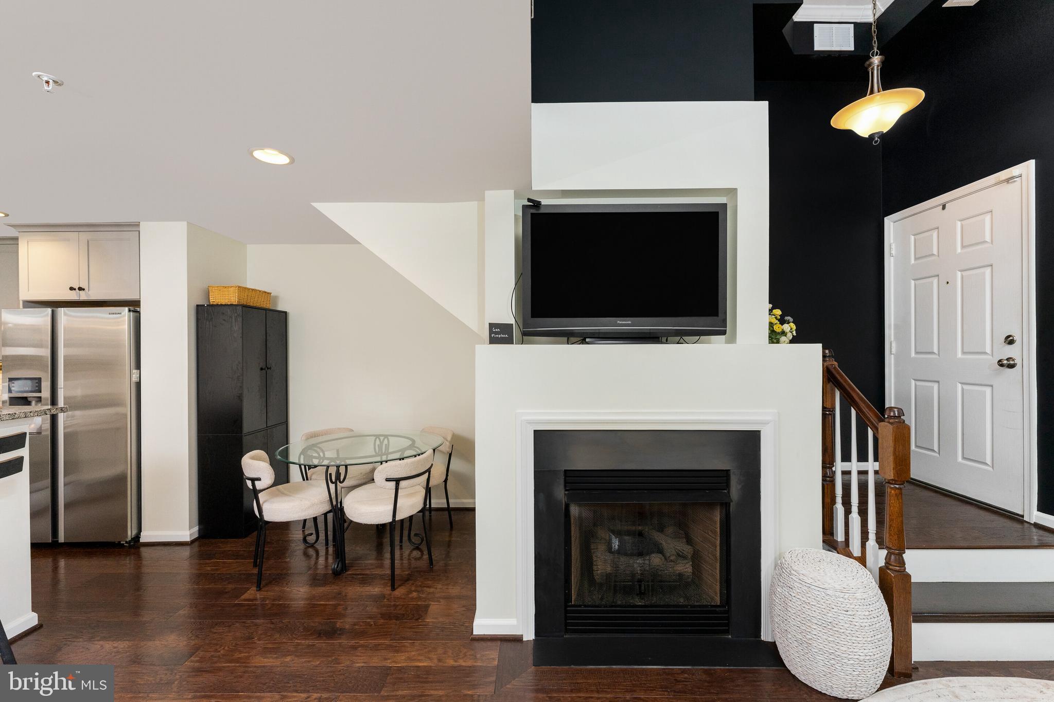 MARKET CENTER CONDOMINIUM - Residential